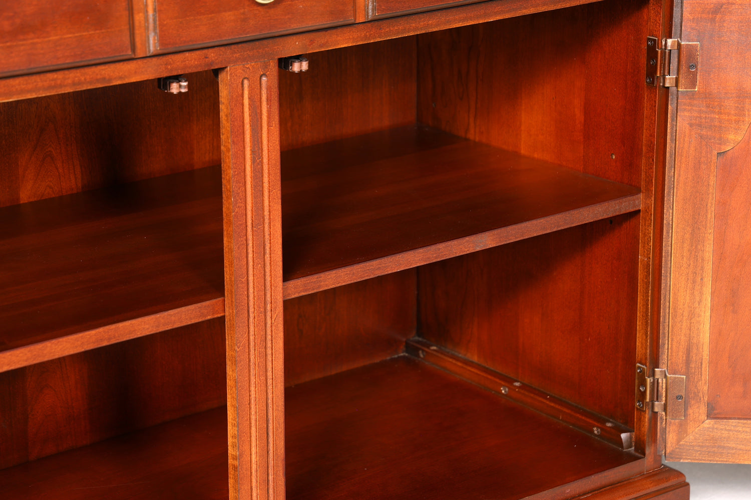 Wunderschönes Sideboard der Marke Drexel Heritage Antik Stil Schrank Kommode USA Anrichte