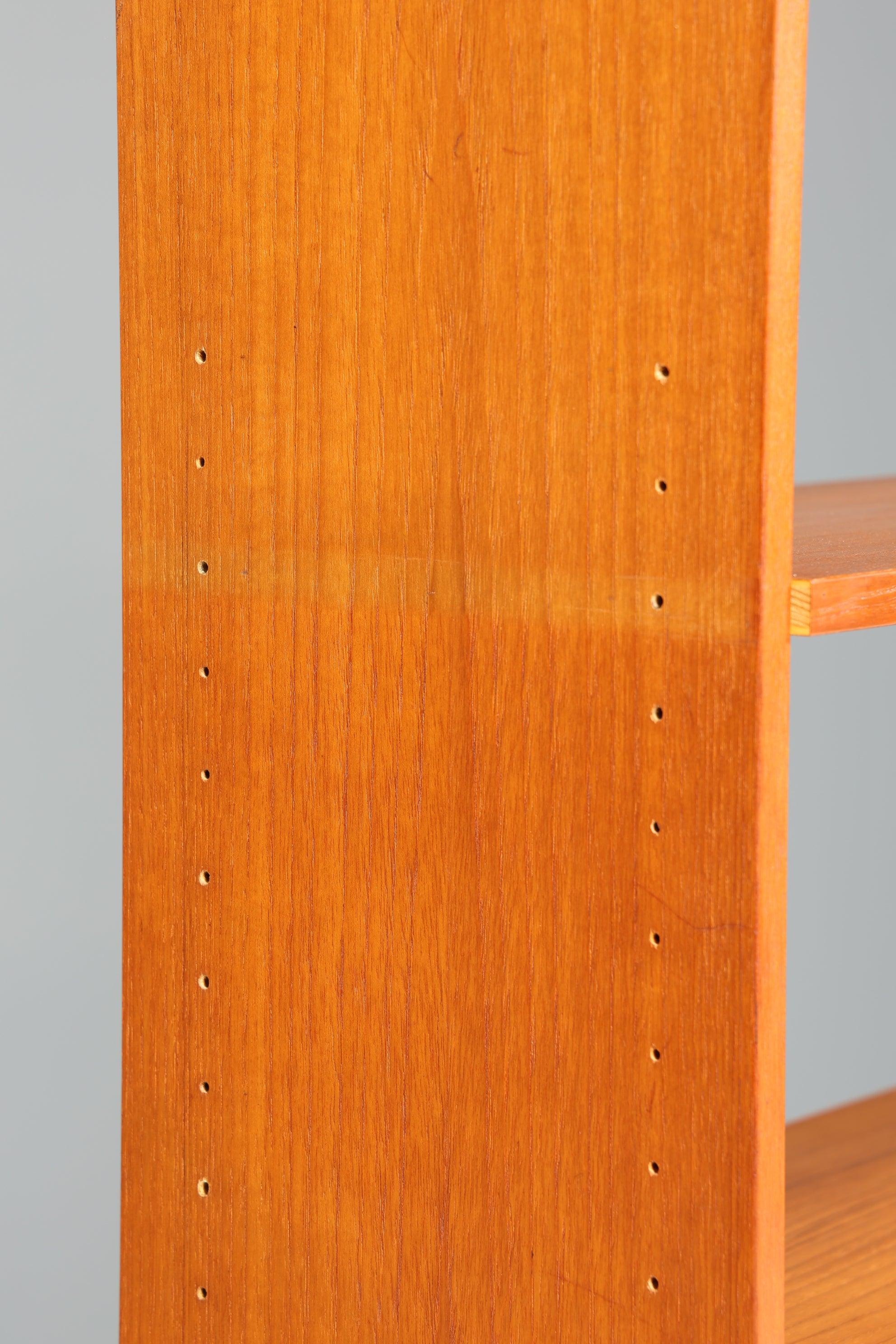Schlichtes Mid Century Regal &quot;Made in Denmark&quot; Schrank Vintage Bücherregal Danish Design
