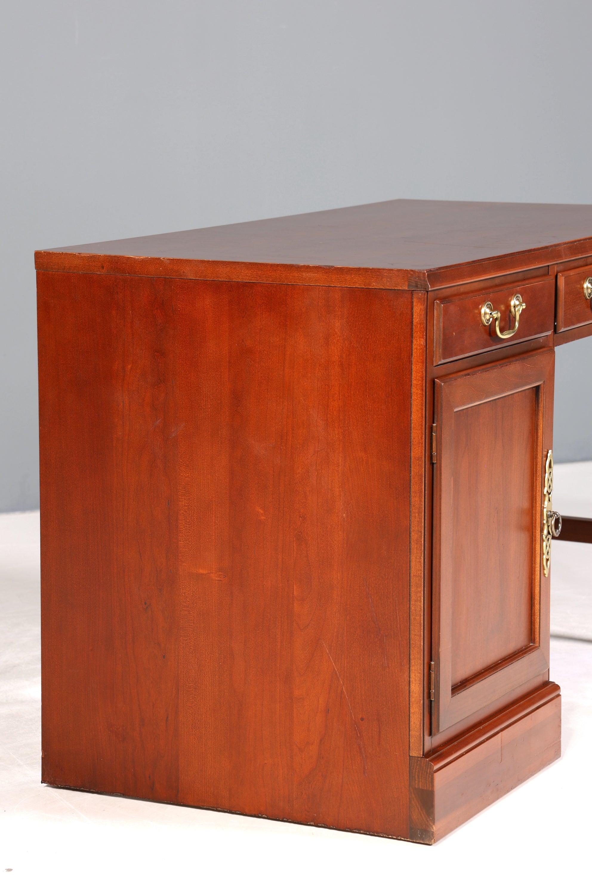 Wunderschöner Original Drexel Heritage Schreibtisch Antik Stil Bürotisch Office Table USA 1 von 2