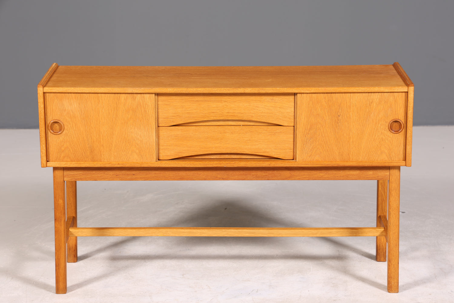 Wunderschöne Mid Century Kommode Danish Design Flurkommode TV Schrank 60s Schiebetür Kommode