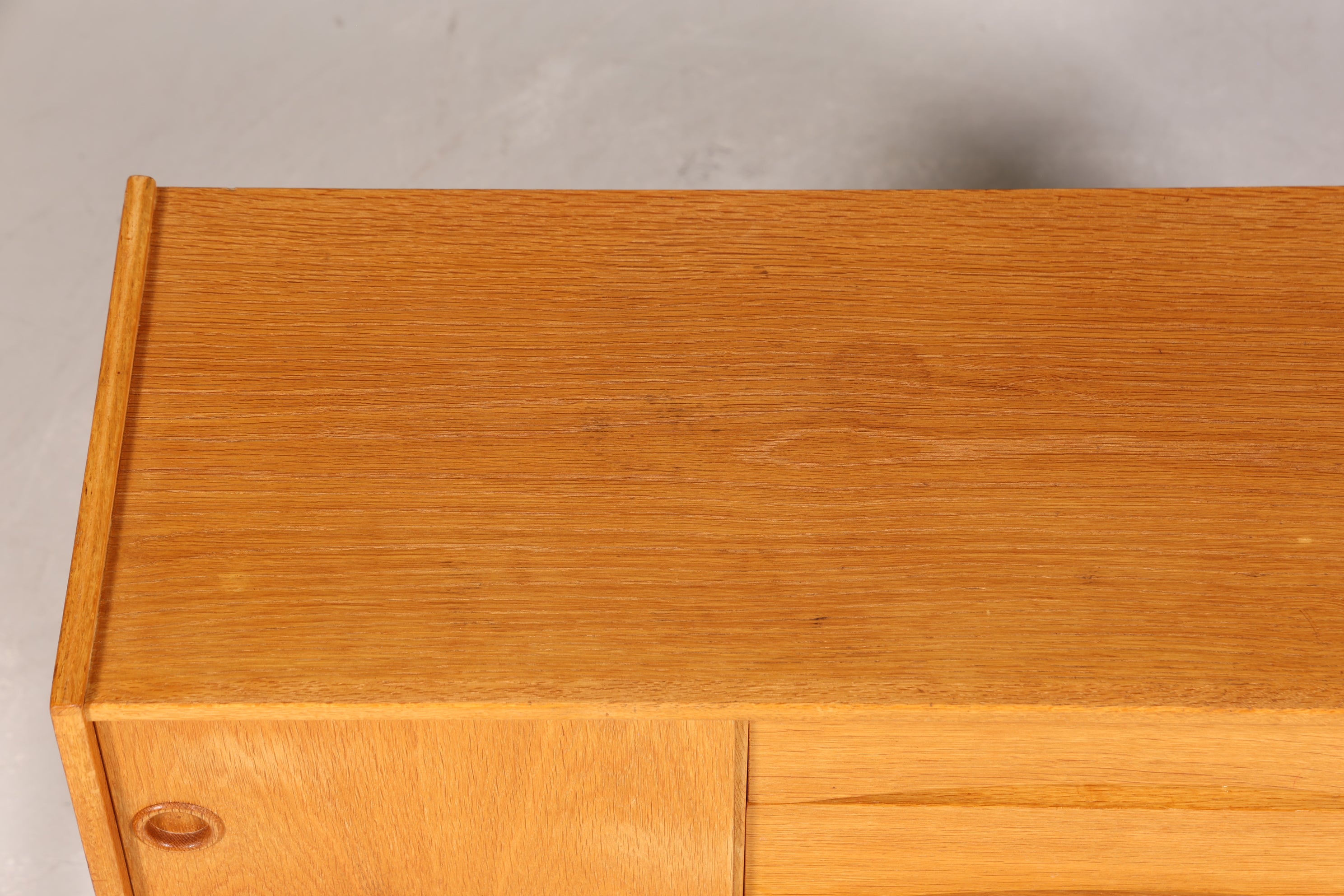 Wunderschöne Mid Century Kommode Danish Design Flurkommode TV Schrank 60s Schiebetür Kommode