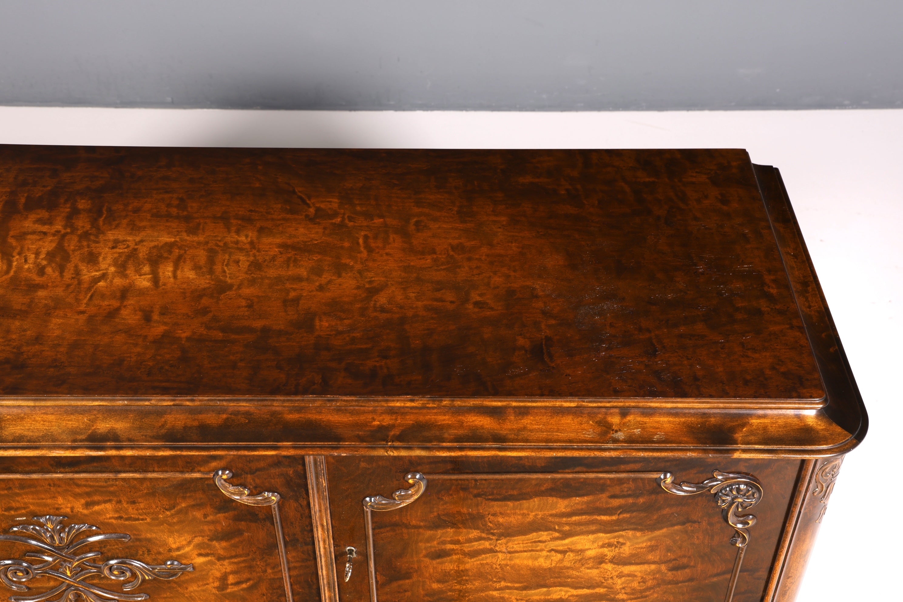 Traumhaftes Chippendale Sideboard Barock Stil Schrank Antik 50s 60s TV Kommode