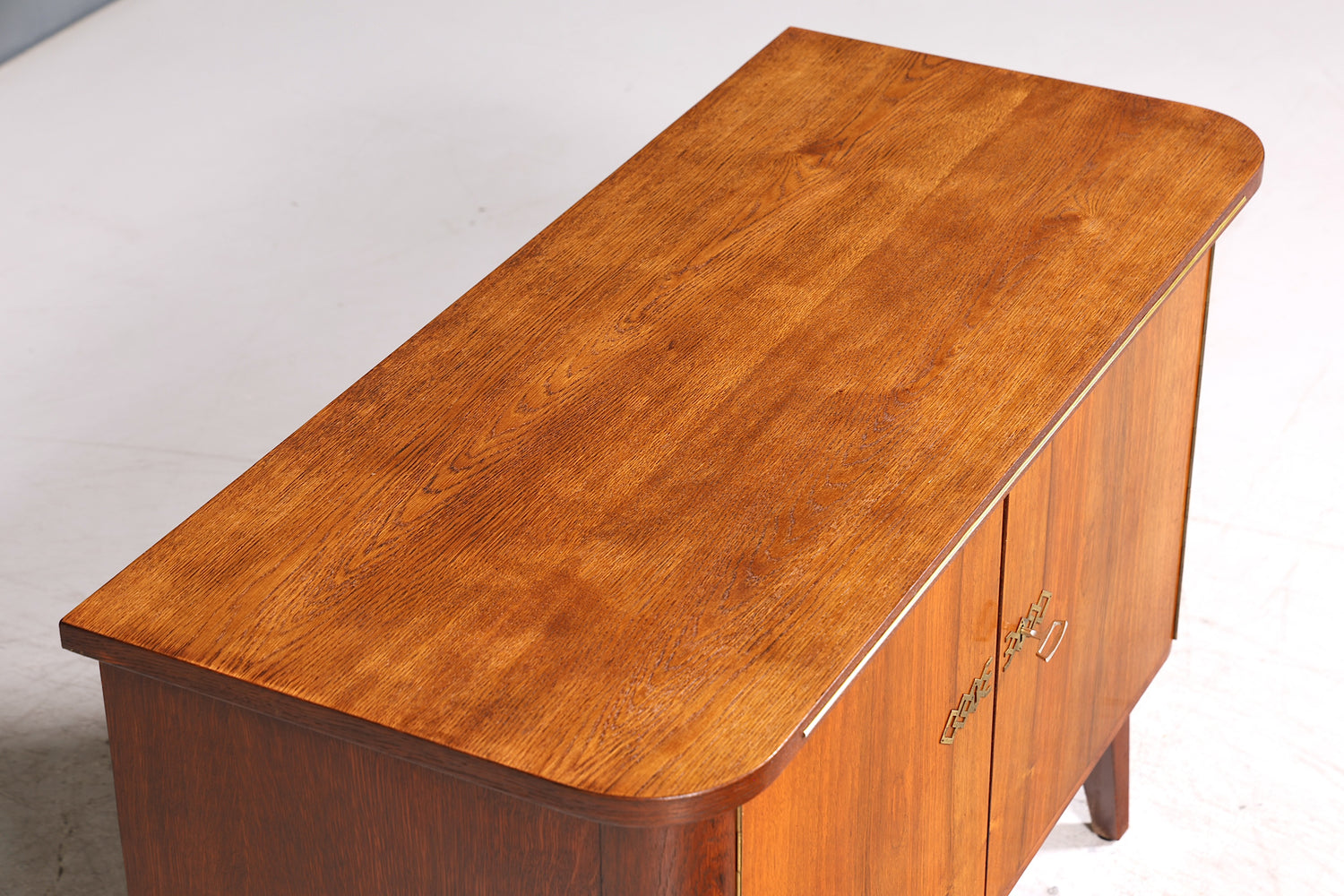 Schlichter Mid Century Schrank Vintage Retro Kommode TV Schrank Flurkommode