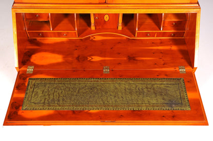 Stilvoller Englischer Sekretär Büro Aufsatzsekretär Eibe Antik Stil echt Lederauflage Vitrinen Schrank UK