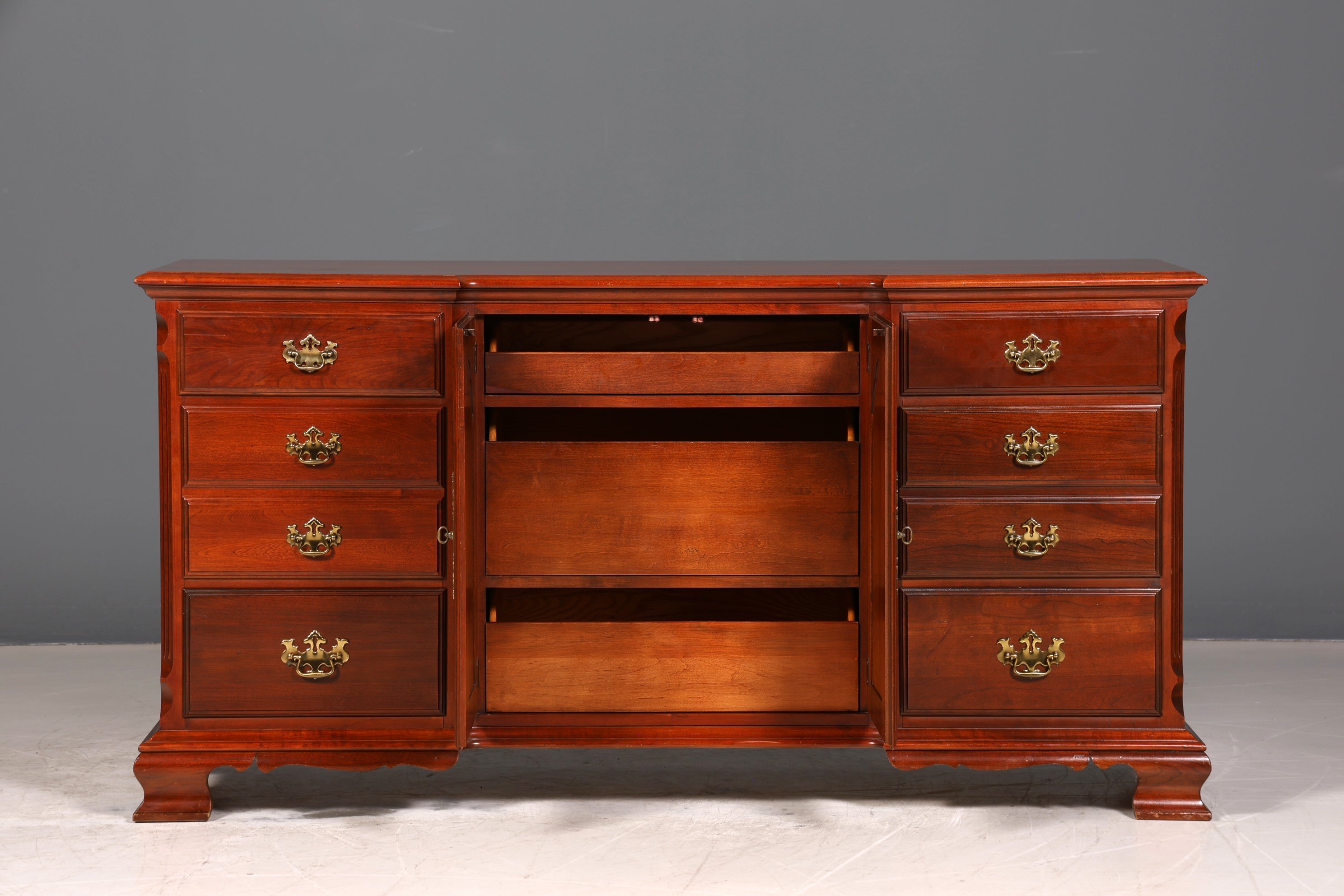 Stilvolles Sideboard der Marke Pennsylvania House USA Antik Stil Kommode Anrichte Schrank