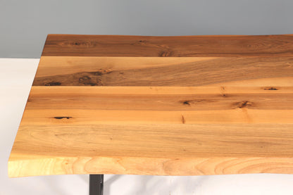 Wunderschöner Nussbaum Tisch 220cm-95cm Esszimmer Tisch Baumkanten Platte massiv Holz Küchentisch