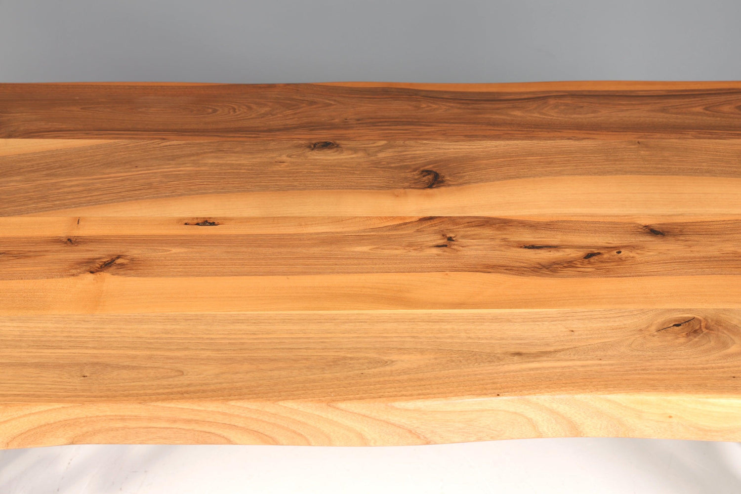 Wunderschöner Nussbaum Tisch 220cm-95cm Esszimmer Tisch Baumkanten Platte massiv Holz Küchentisch