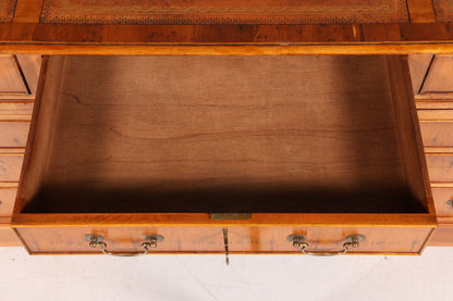 Traumhafter Englischer Schreibtisch Englisch Eibe Desk Leder Auflage Antik Stil Bürotisch Office Desk