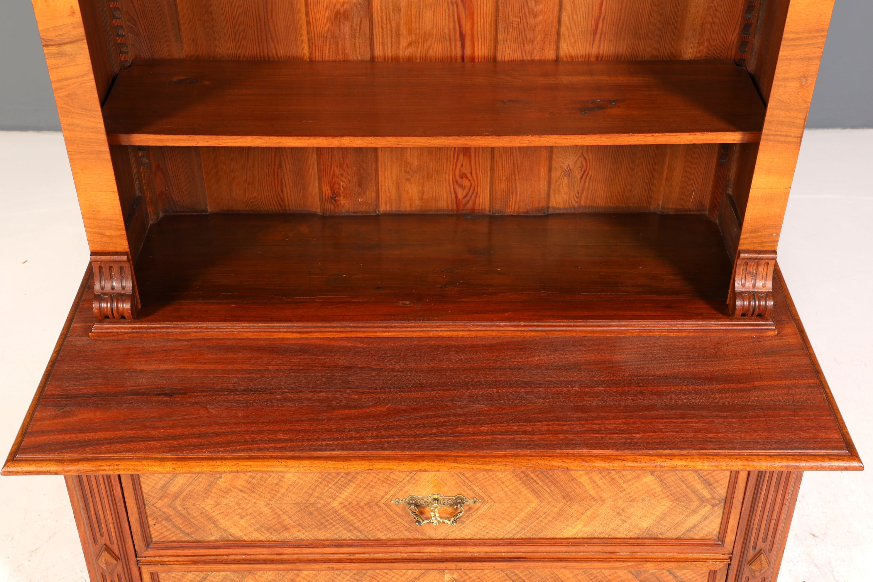 Traumhaftes Gründerzeit Bücherregal Jugendstil Regal um 1890 Antik Buchablage Bookshelf