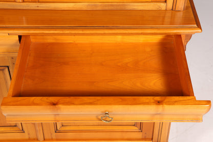 Stilvoller Französischer Vtirinenschrank Grange Stil Antik Stil Vitrine Kirschbaum Bücherschrank 60s Anrichte Landhaus