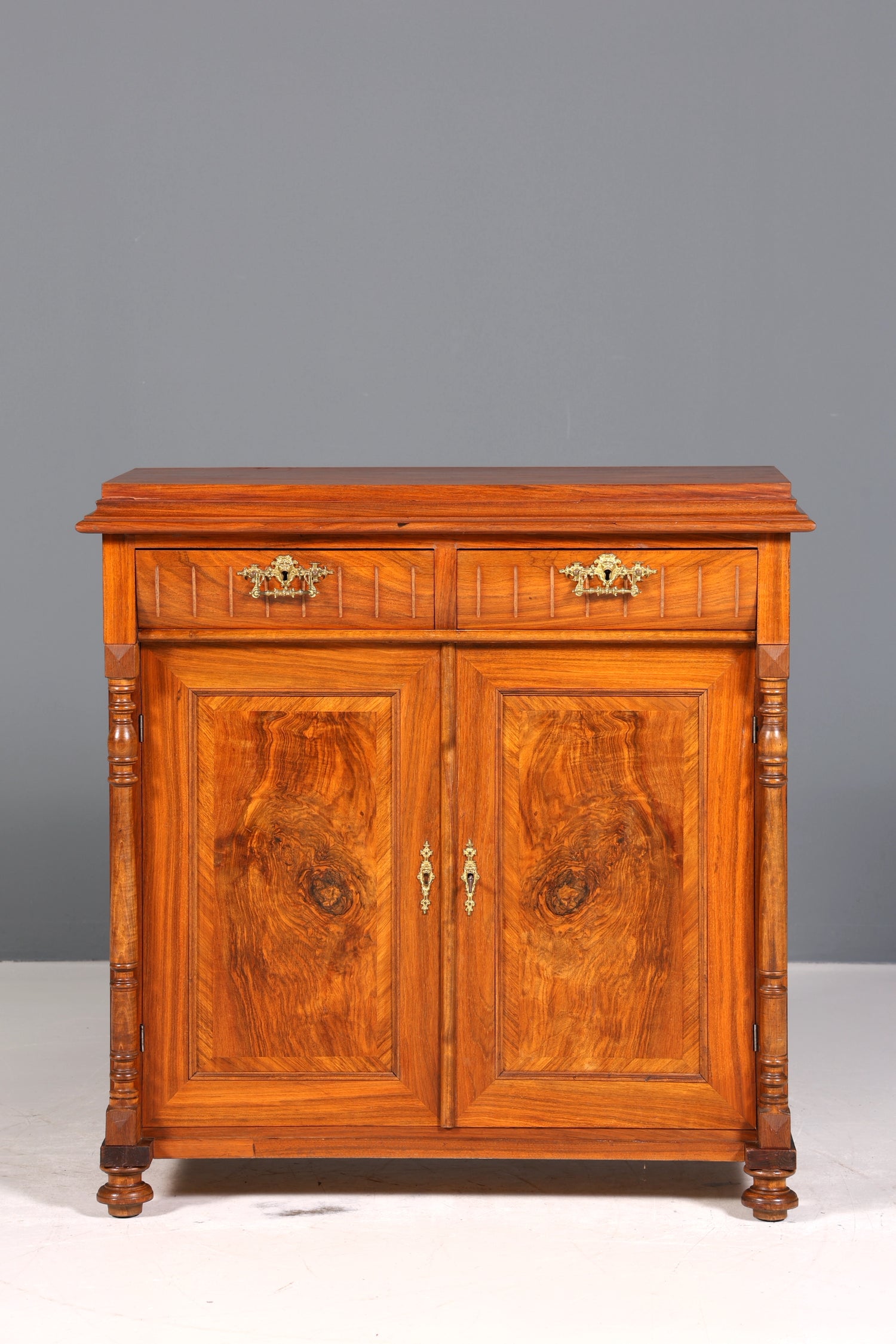 Wunderschöner Gründerzeit Schrank Louis Philippe Nussbaum Kommode um 1880