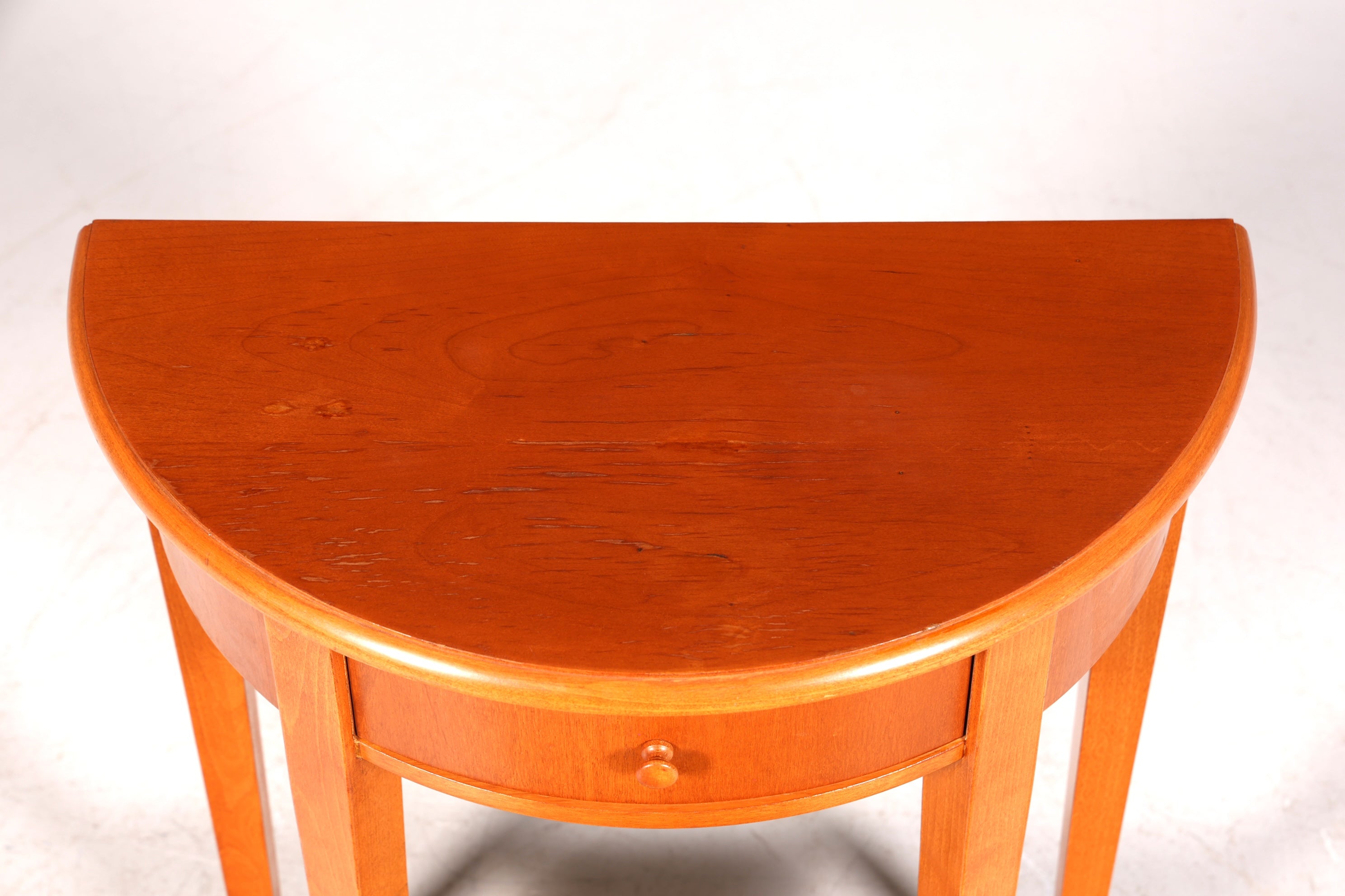 Traumhafter Beistelltisch im Antik Stil Tisch Biedermeier Selva Stil Ablagetisch