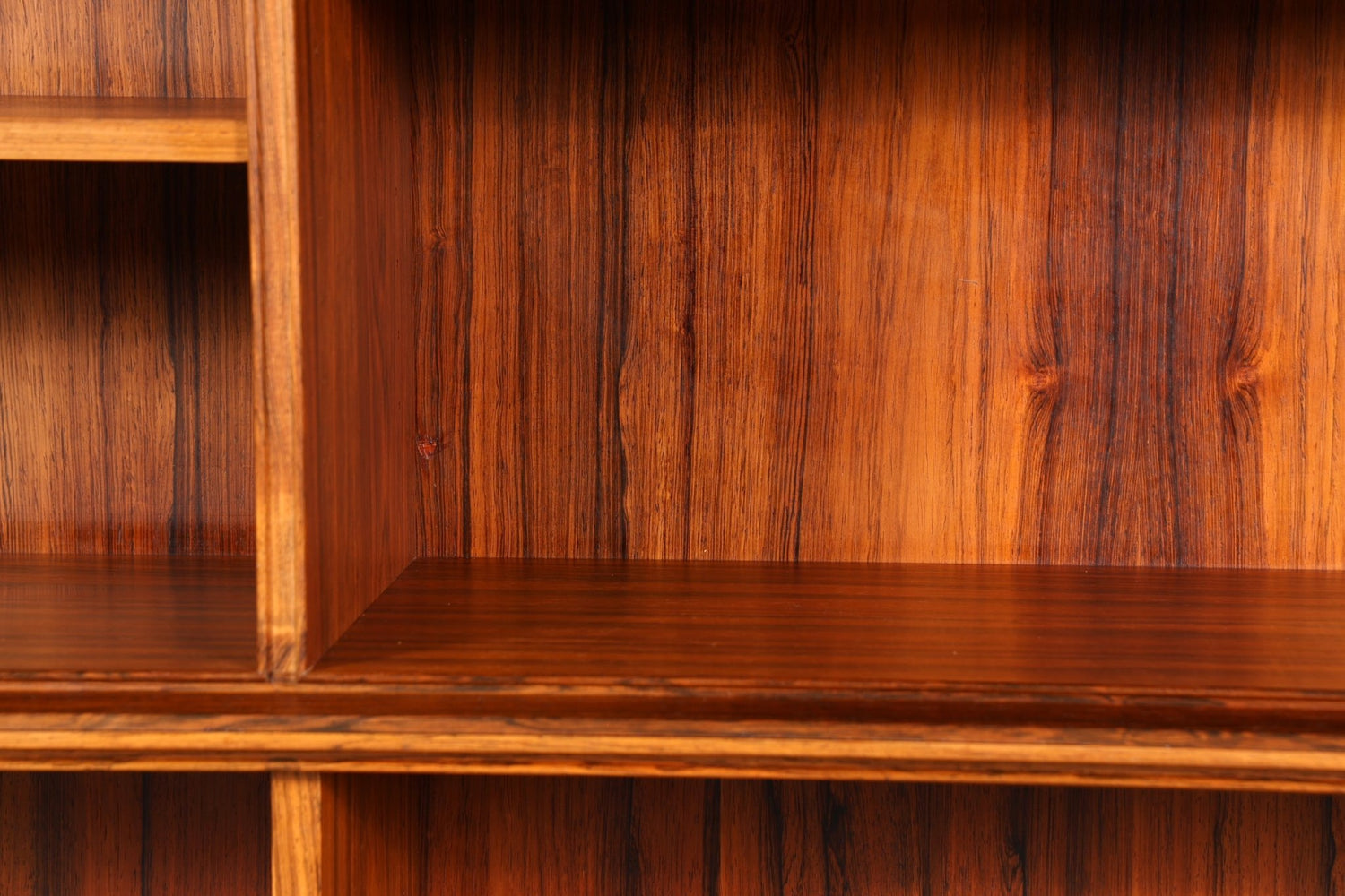 Traumhaftes Mid Century Palisander Regal Vintage Bücherregal 60s Schrank Kommode Buchablage
