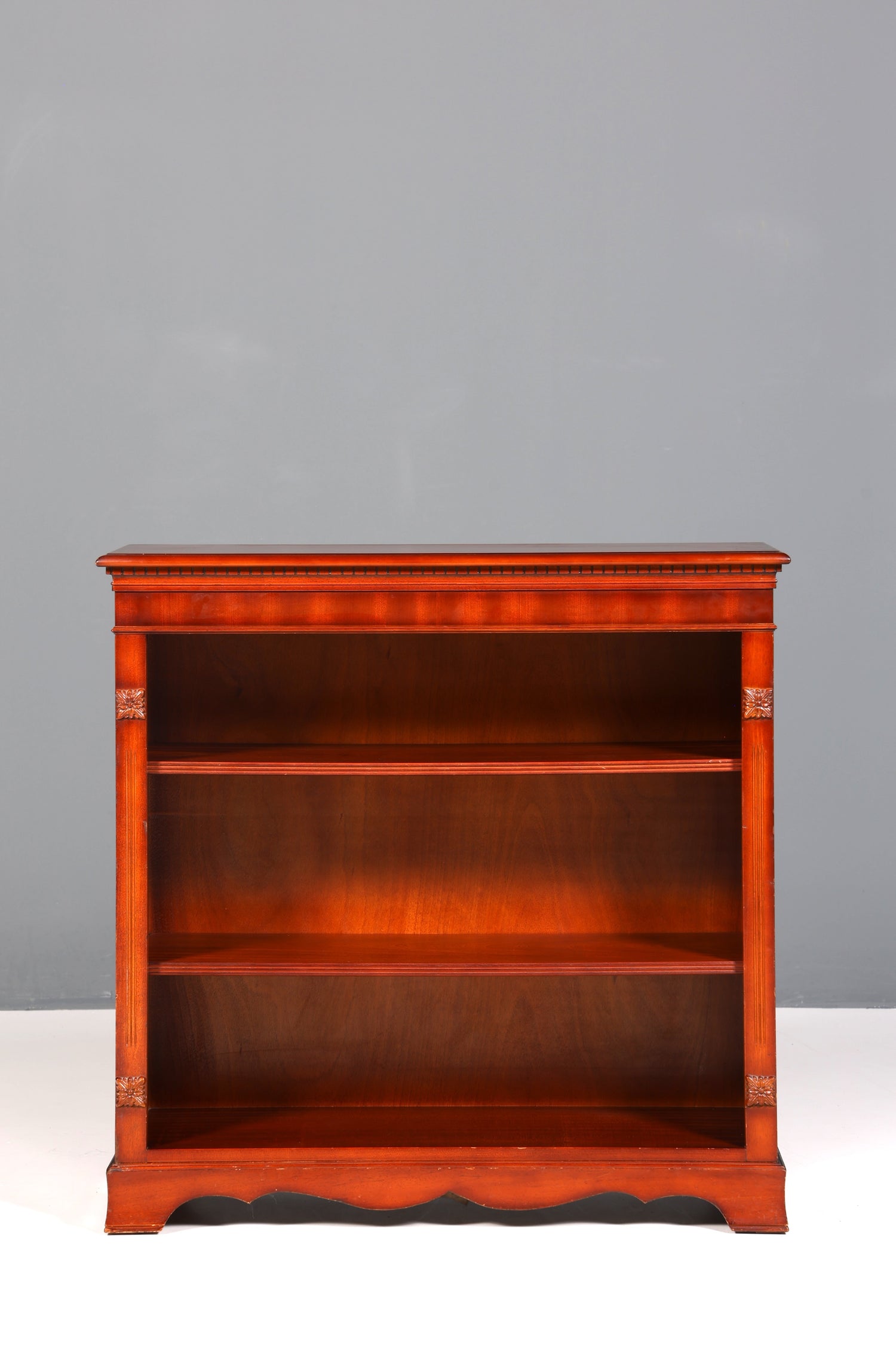 Wunderschönes Englisches Bücherregal Antik Regal Bookshelf Mahagoni Buchablage 60s