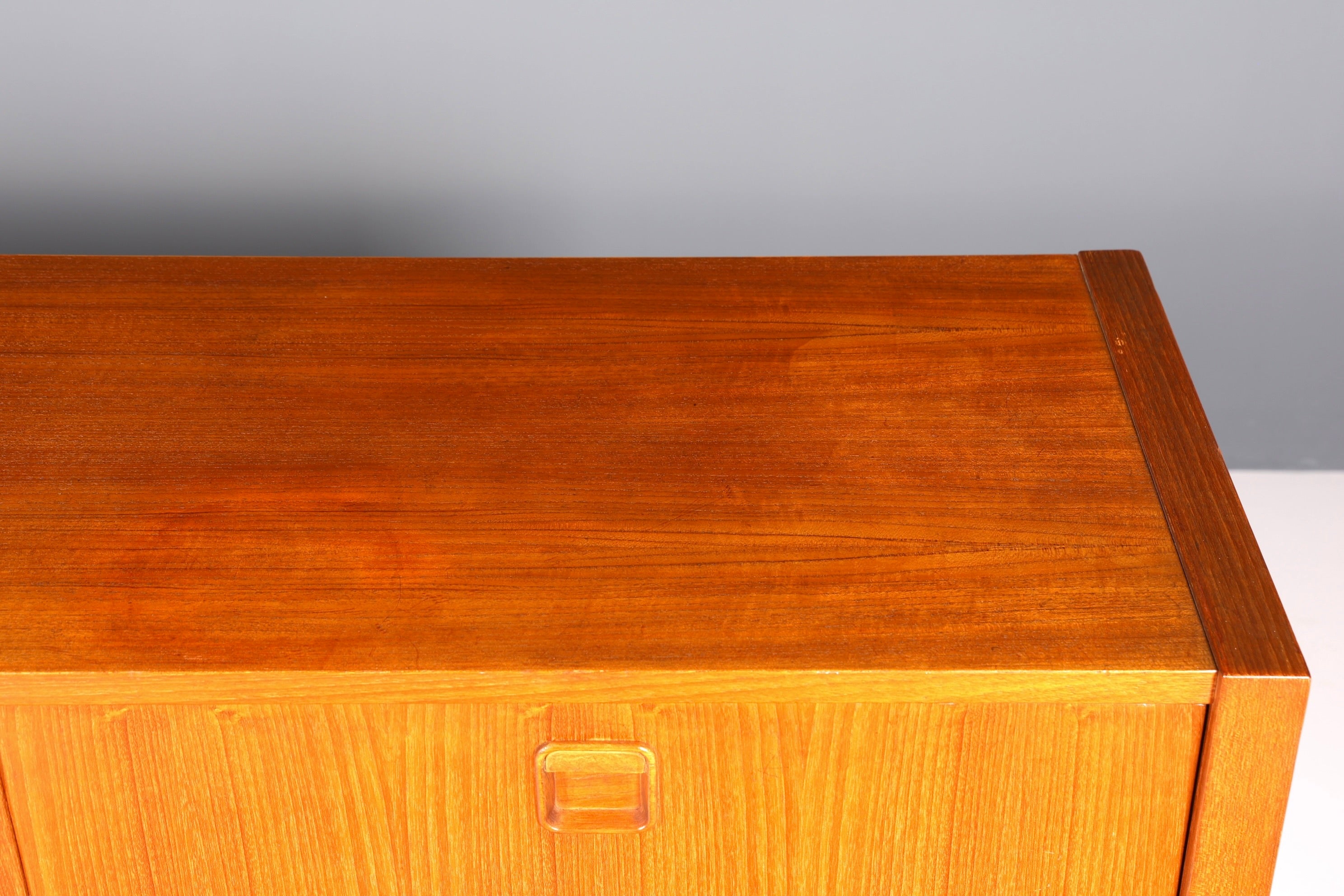 Wunderschönes Mid Century Highboard Teak Holz Schrank Danish Design Büro Kommode 60s