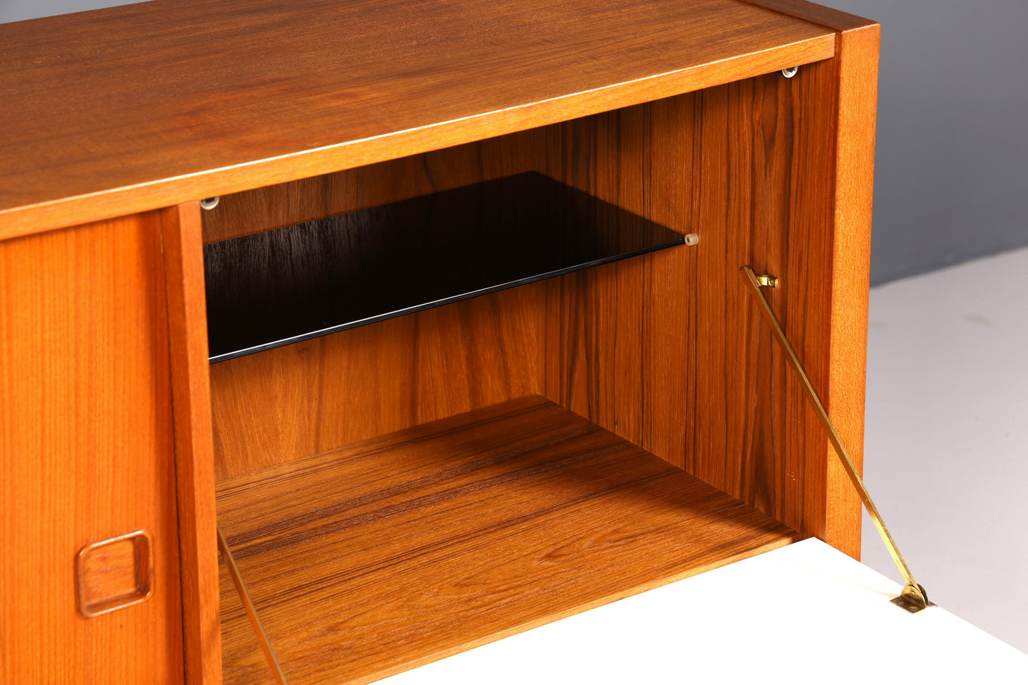 Wunderschönes Mid Century Highboard Teak Holz Schrank Danish Design Büro Kommode 60s