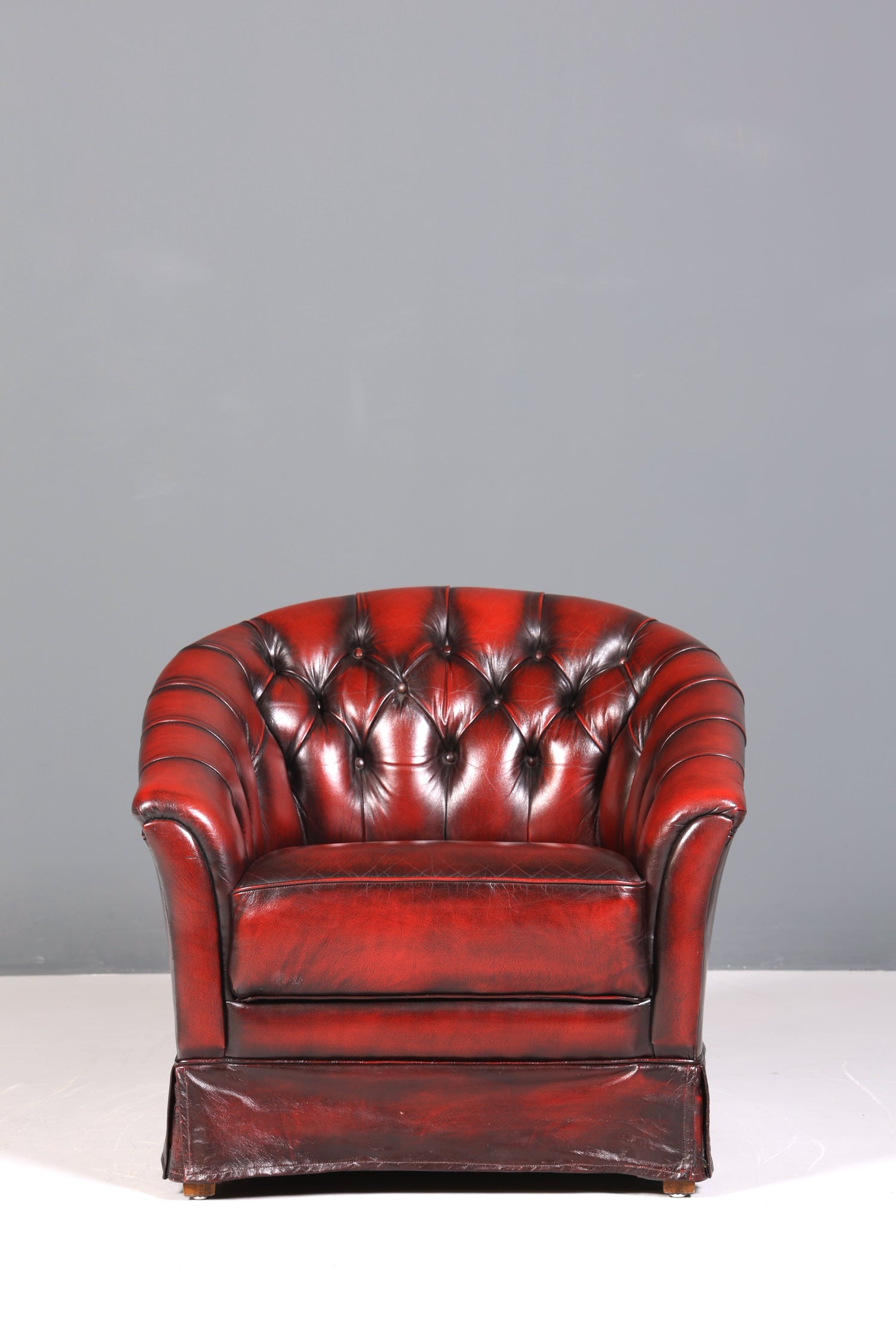 Stilvoller Original Chesterfield Sessel Englischer Armlehnsessel Oxblood Englisch Herrensessel 2 von 2