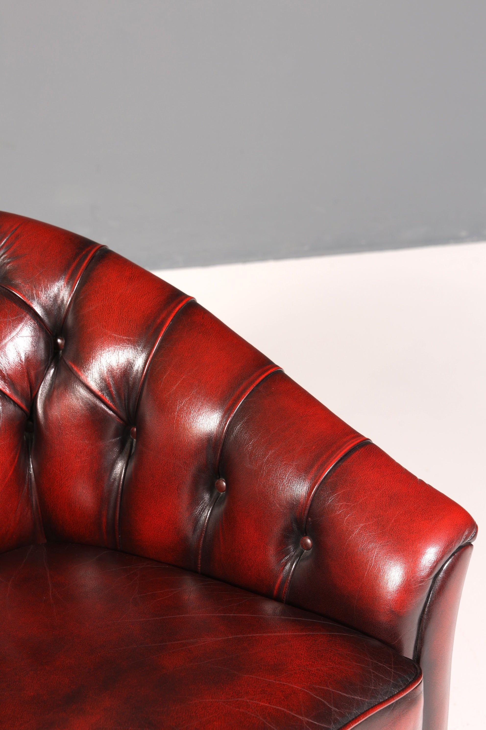 Stilvoller Original Chesterfield Sessel Englischer Armlehnsessel Oxblood Englisch Herrensessel 2 von 2