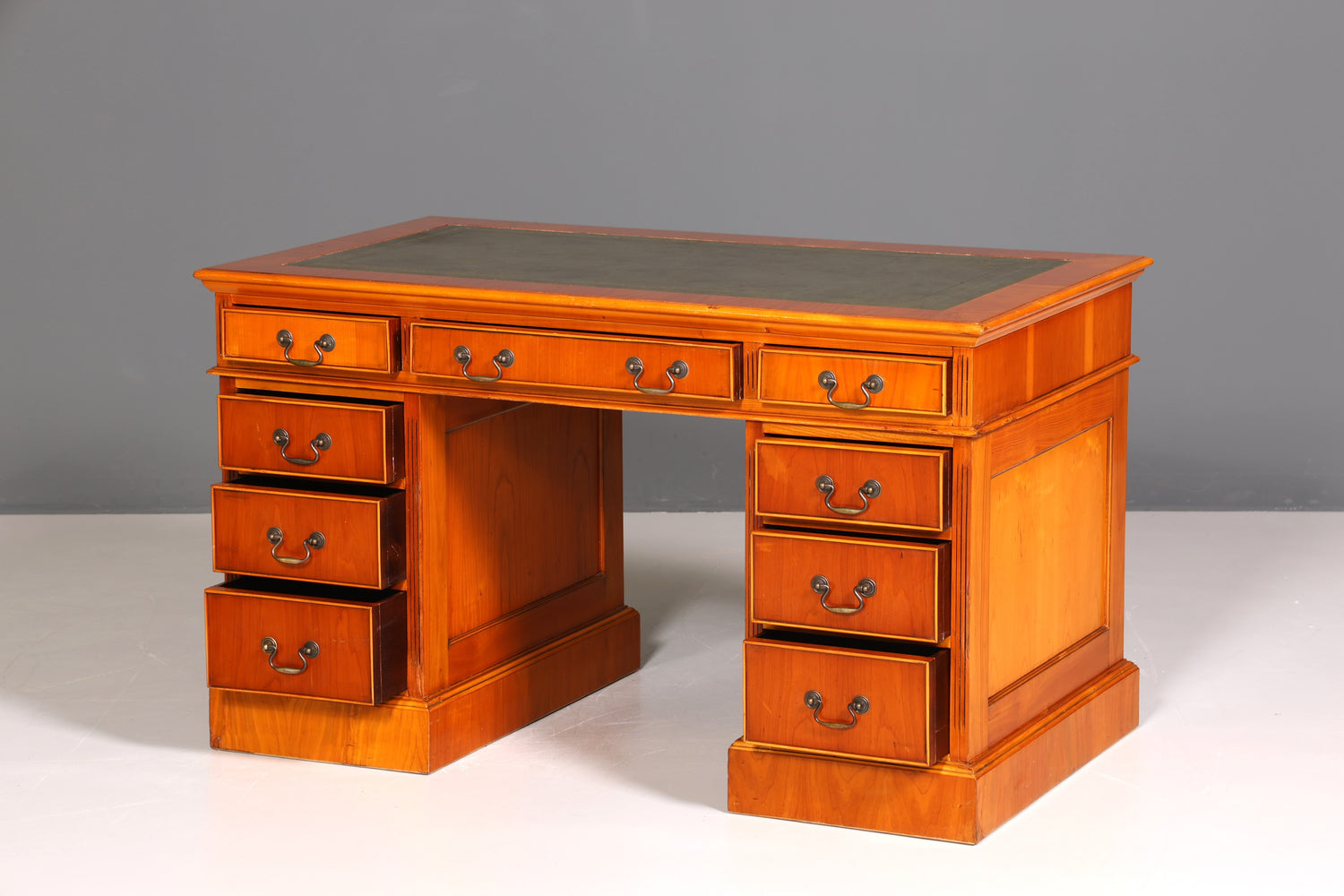 Wunderschöner Englischer Schreibtisch Englisch Eibe Desk Leder Auflage Antik Stil Bürotisch Office Desk