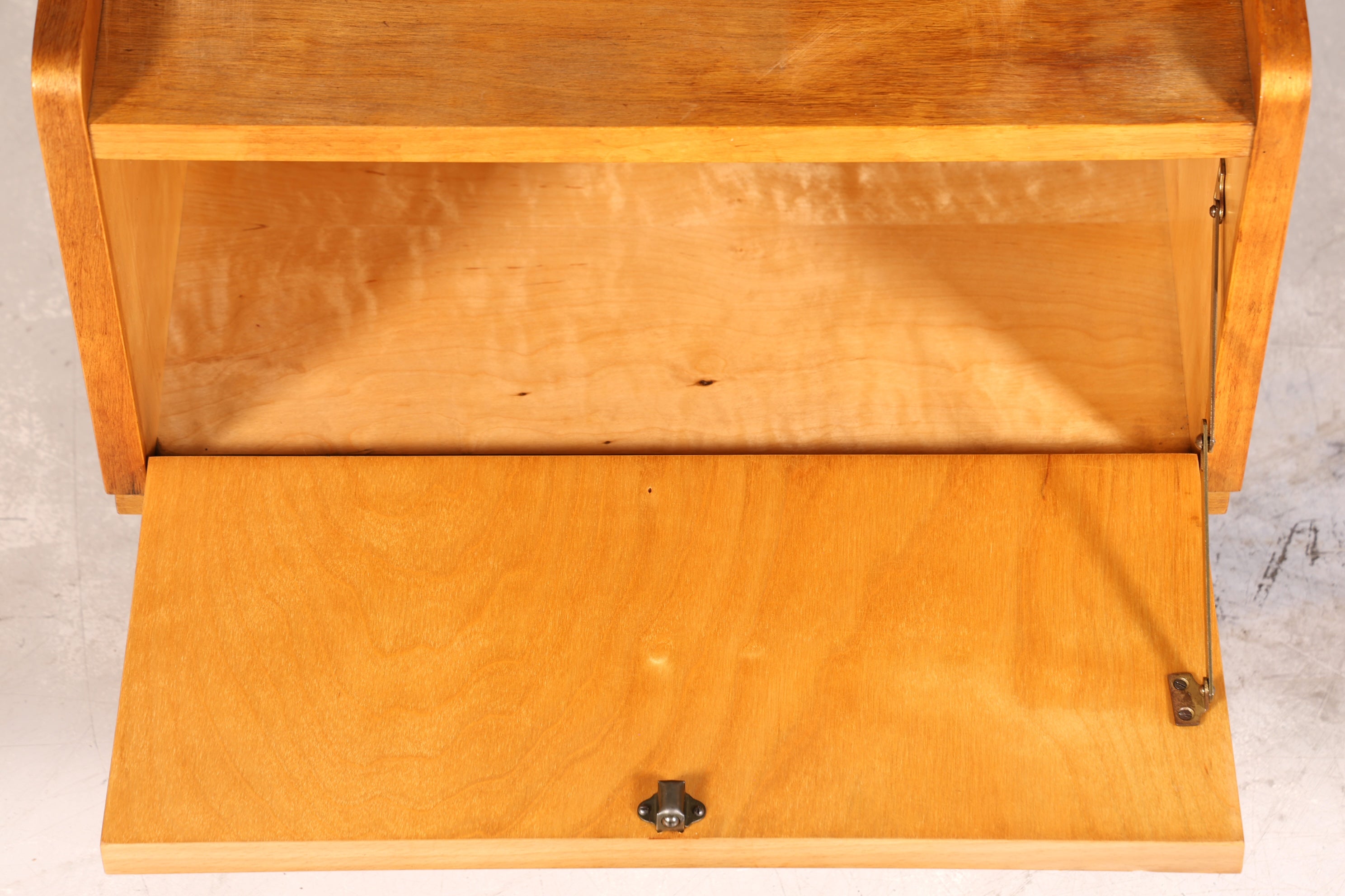 Schlichte Mid Century Kommode Vintage Klappschränkchen Danish Design Nachttisch 2 von 2