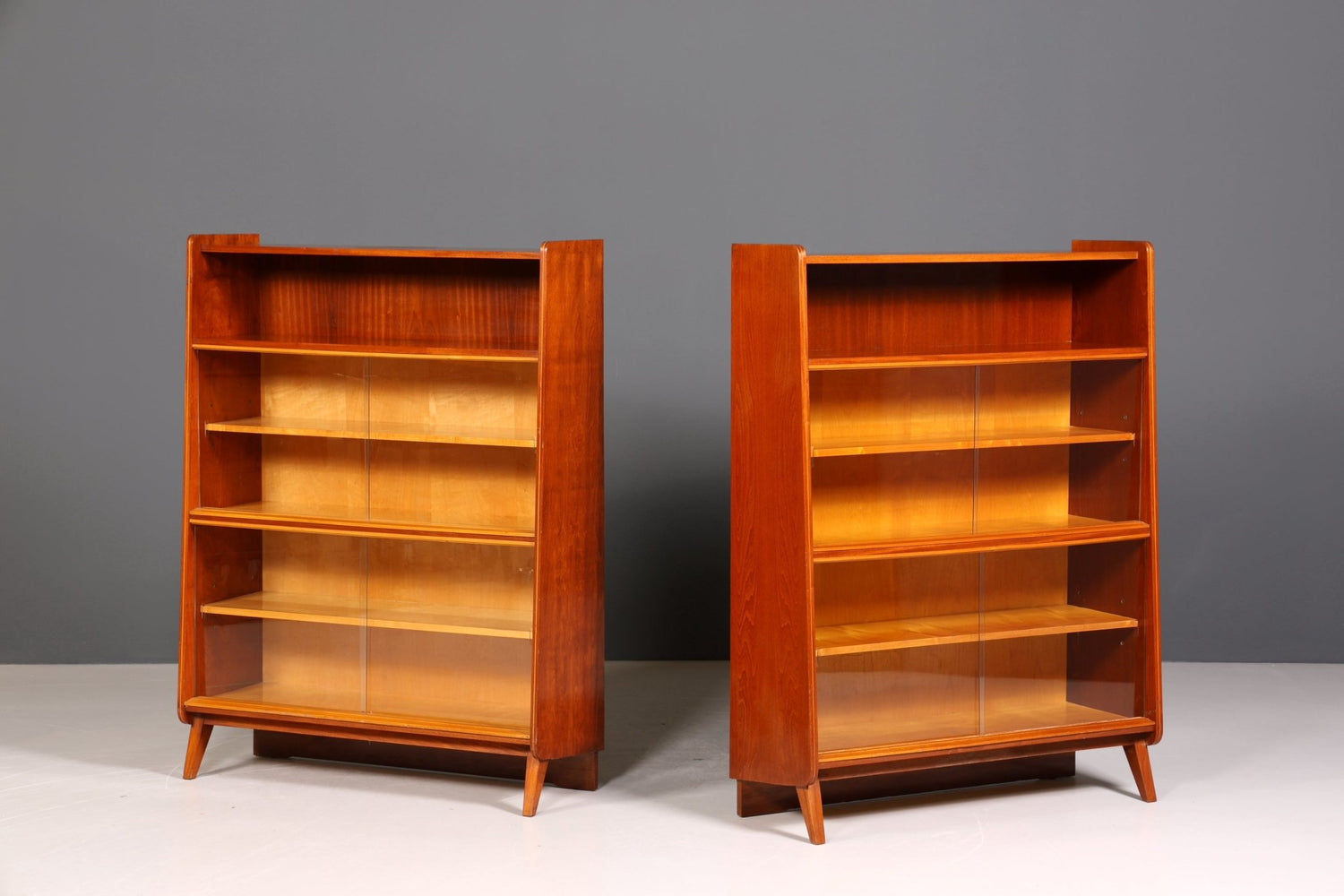 Wunderschönes Mid Century Bücherregal Kommode František Jirák für Tatra Nabytok Highboard Schrank Regal Vitrine