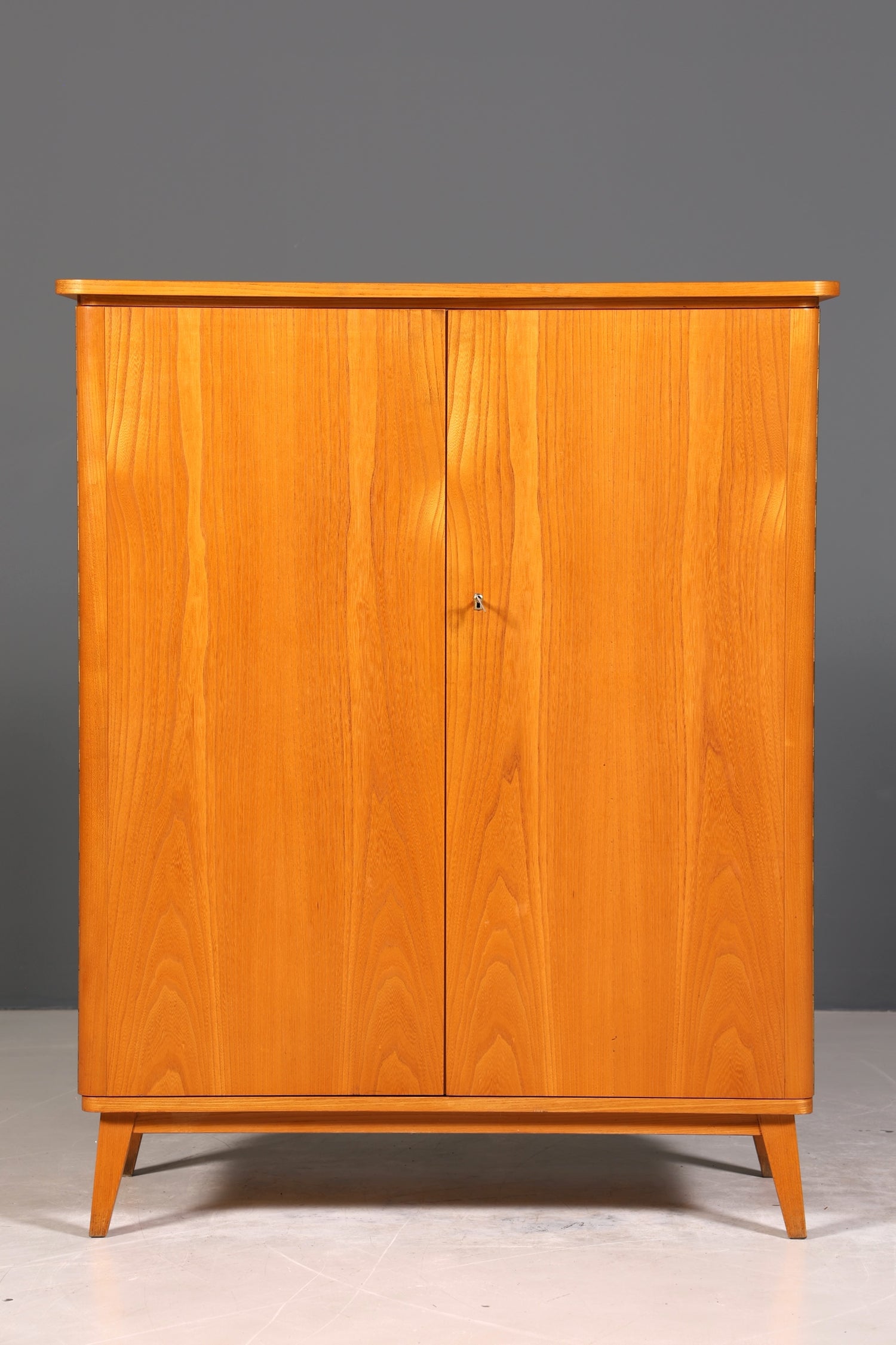 Traumhafter Mid Century Kleiderschrank Vintage Schrank Aktenschrank Retro Wäscheschrank