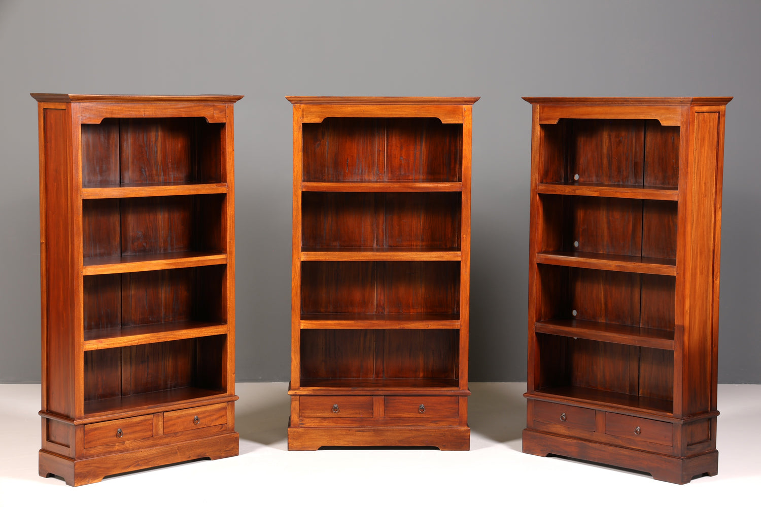 Traumhaftes Regal im Kolonial Stil Schrank Englisch Antik Stil Bücherregal Bibliothek Bookshelf 1 von 3