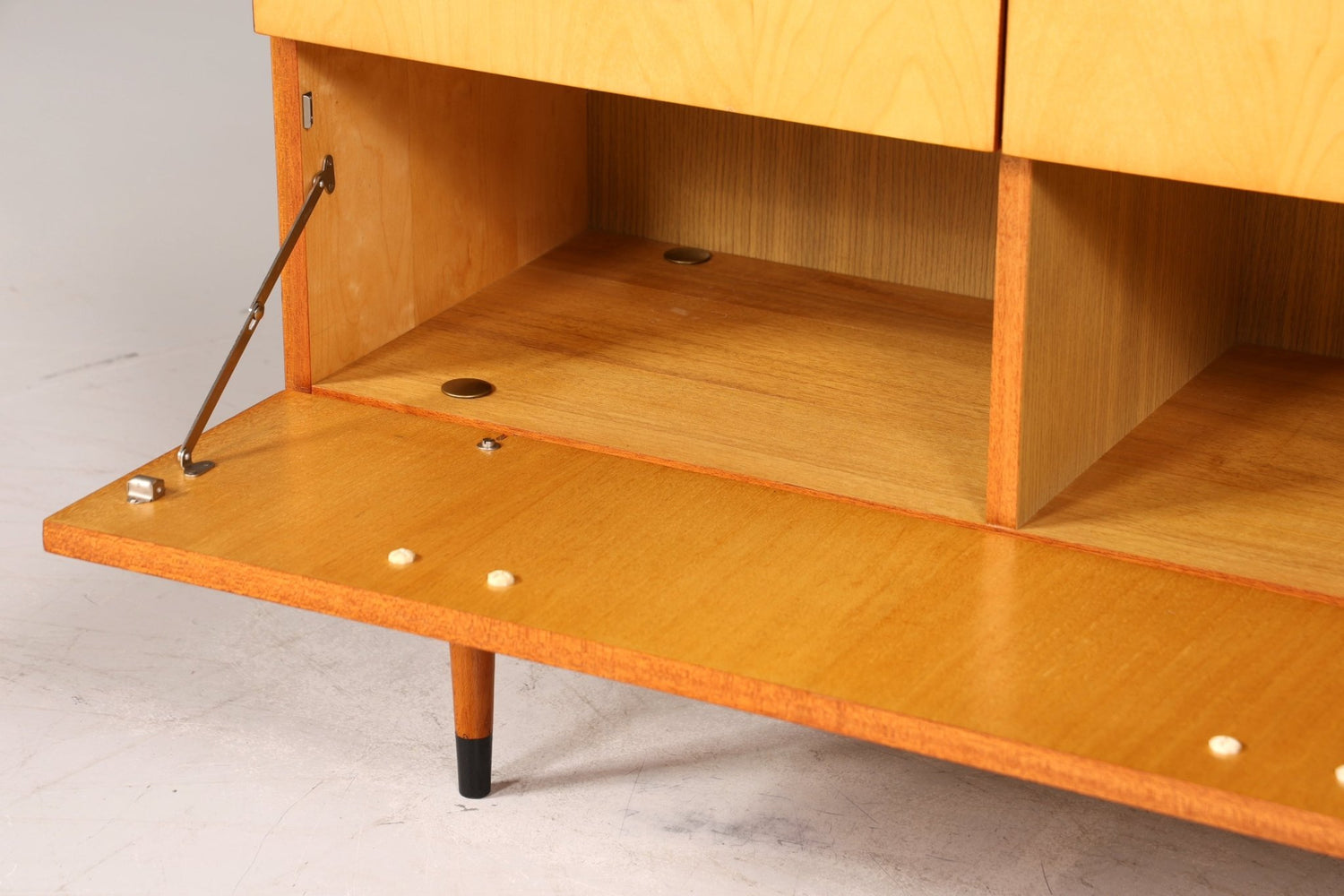 Wunderschönes Mid Century Kommode Vintage TV Sideboard 60s Schrank Flurkommode Klappschrank