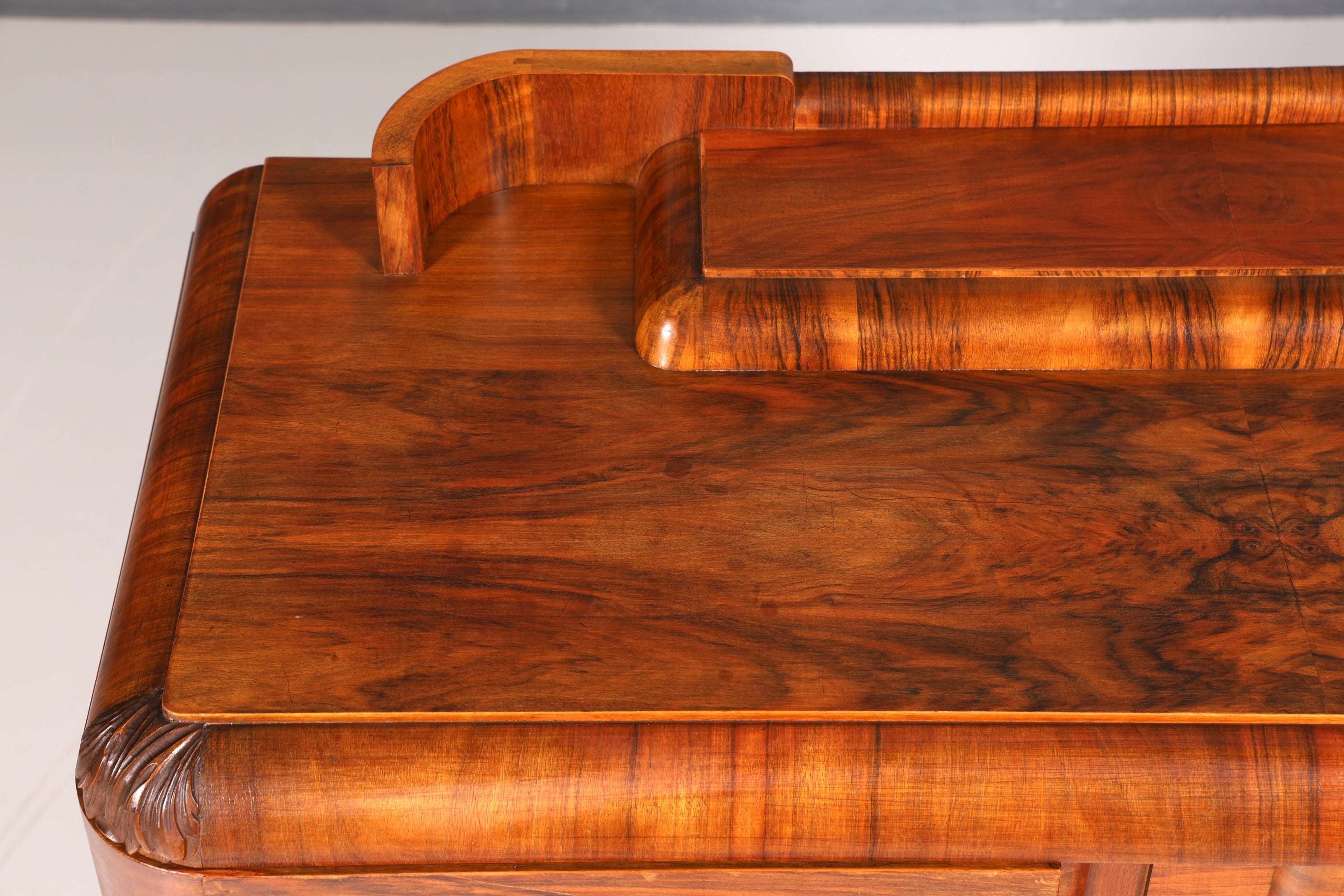 Wunderschöner Original Art Deco Schrank Nussbaum Sideboard massiv Holz Antik Anrichte