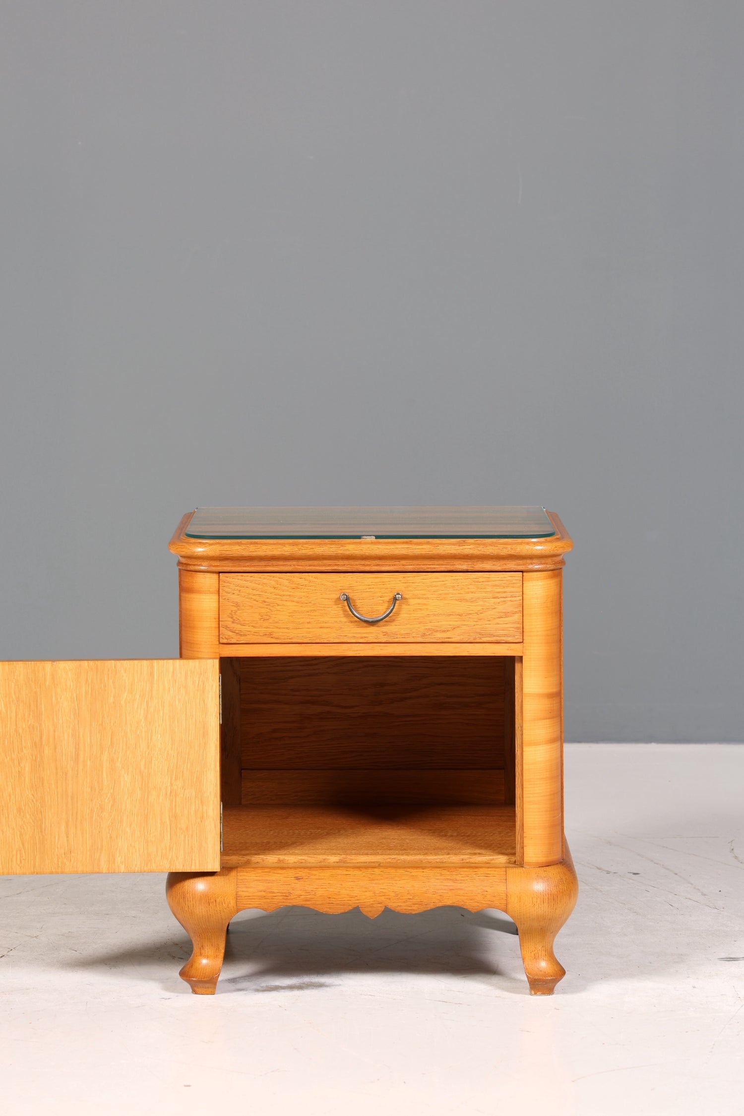 Traumhafte Mid Century Kommode Vintage Nachttisch 60s Schrank Nachtschrank 1 von 2