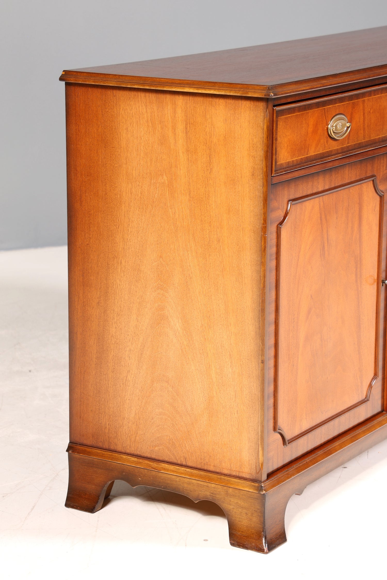 Traumhaftes Englisches Sideboard Original Heldense Buffet Antik Stil Mahagoni Schrank Anrichte
