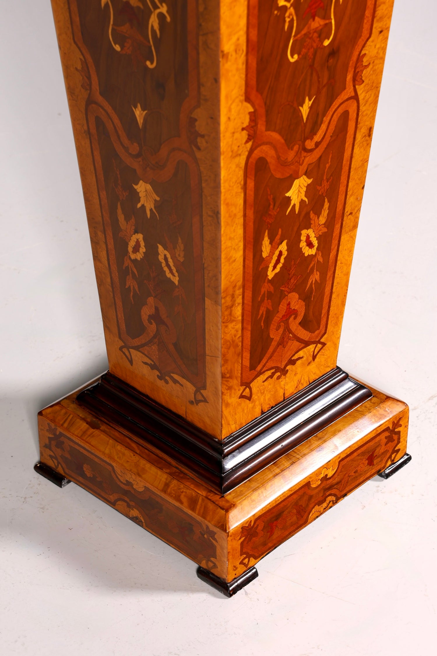 Traumhafte Barock Stil Säule Blumensäule Louis XV Naturstein Marmor Ablage Tisch