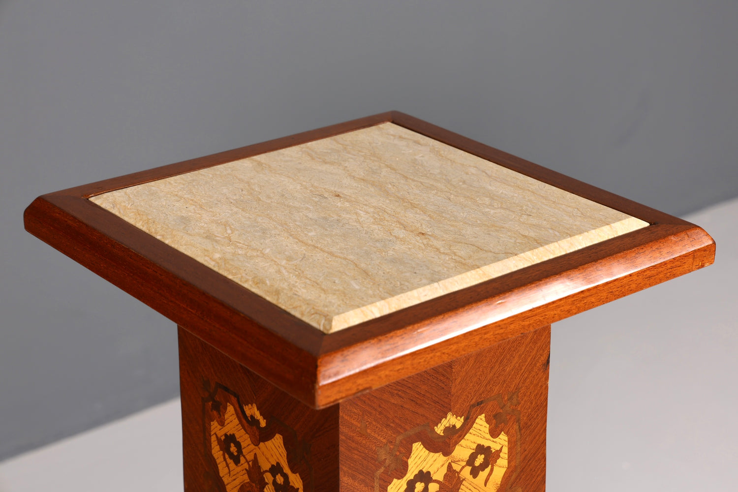 Wunderschöne Barock Stil Säule Louis XV Blumensäule Naturstein Marmor Intarsien Ablage Tisch