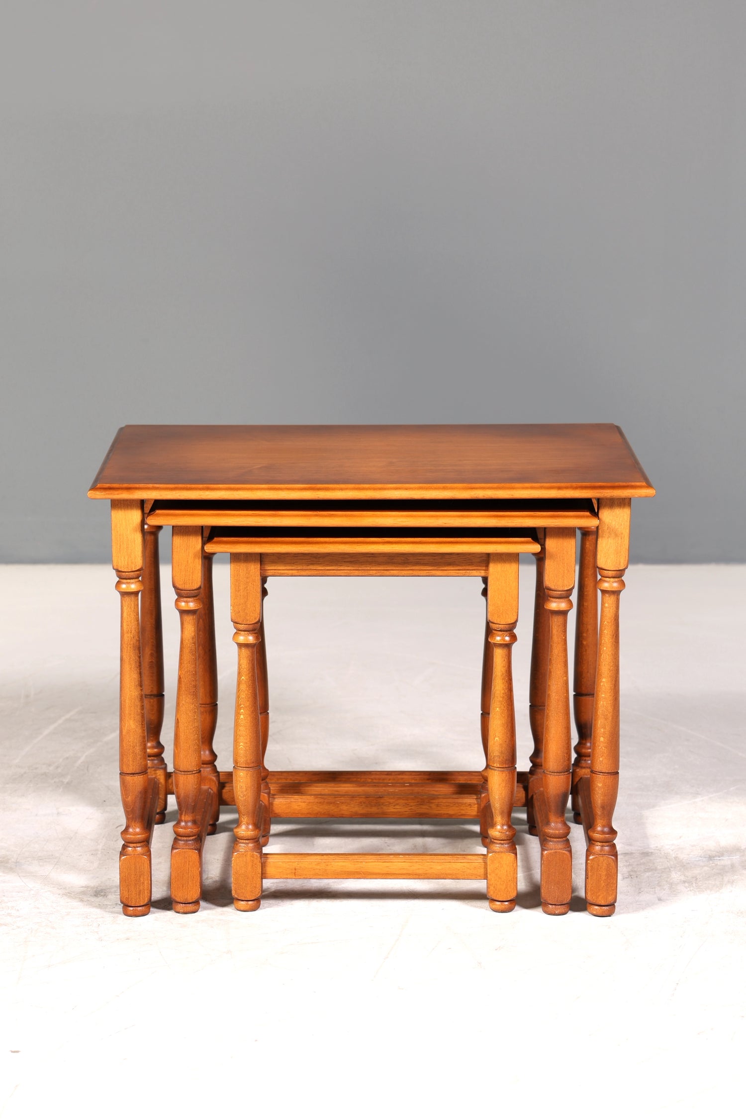 Filigranes Englisches Tisch Set Couchtisch Englisch Antik Stil 3er Satz Ablagetisch Holz Beistelltisch