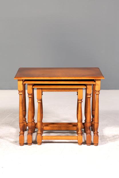 Filigranes Englisches Tisch Set Couchtisch Englisch Antik Stil 3er Satz Ablagetisch Holz Beistelltisch
