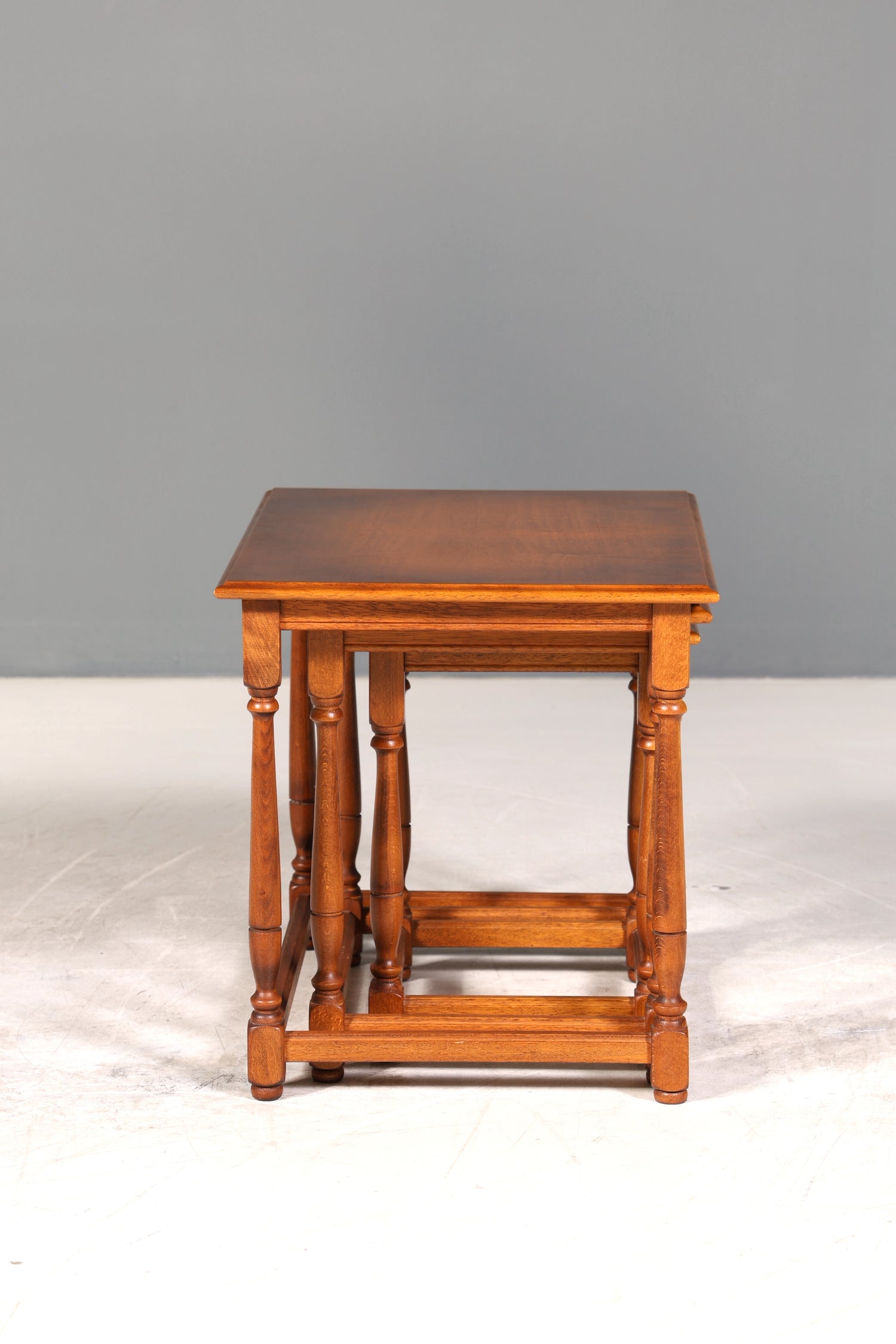 Filigranes Englisches Tisch Set Couchtisch Englisch Antik Stil 3er Satz Ablagetisch Holz Beistelltisch