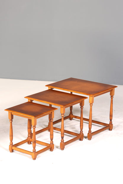 Filigranes Englisches Tisch Set Couchtisch Englisch Antik Stil 3er Satz Ablagetisch Holz Beistelltisch