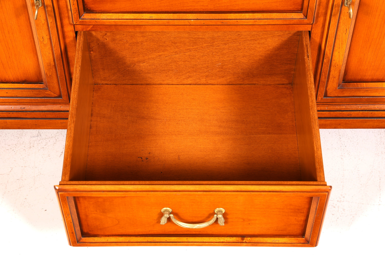 Traumhafte Original Selva Vitrine Antik Stil massiv Holz Buffet Villa Borghese Schrank Regal