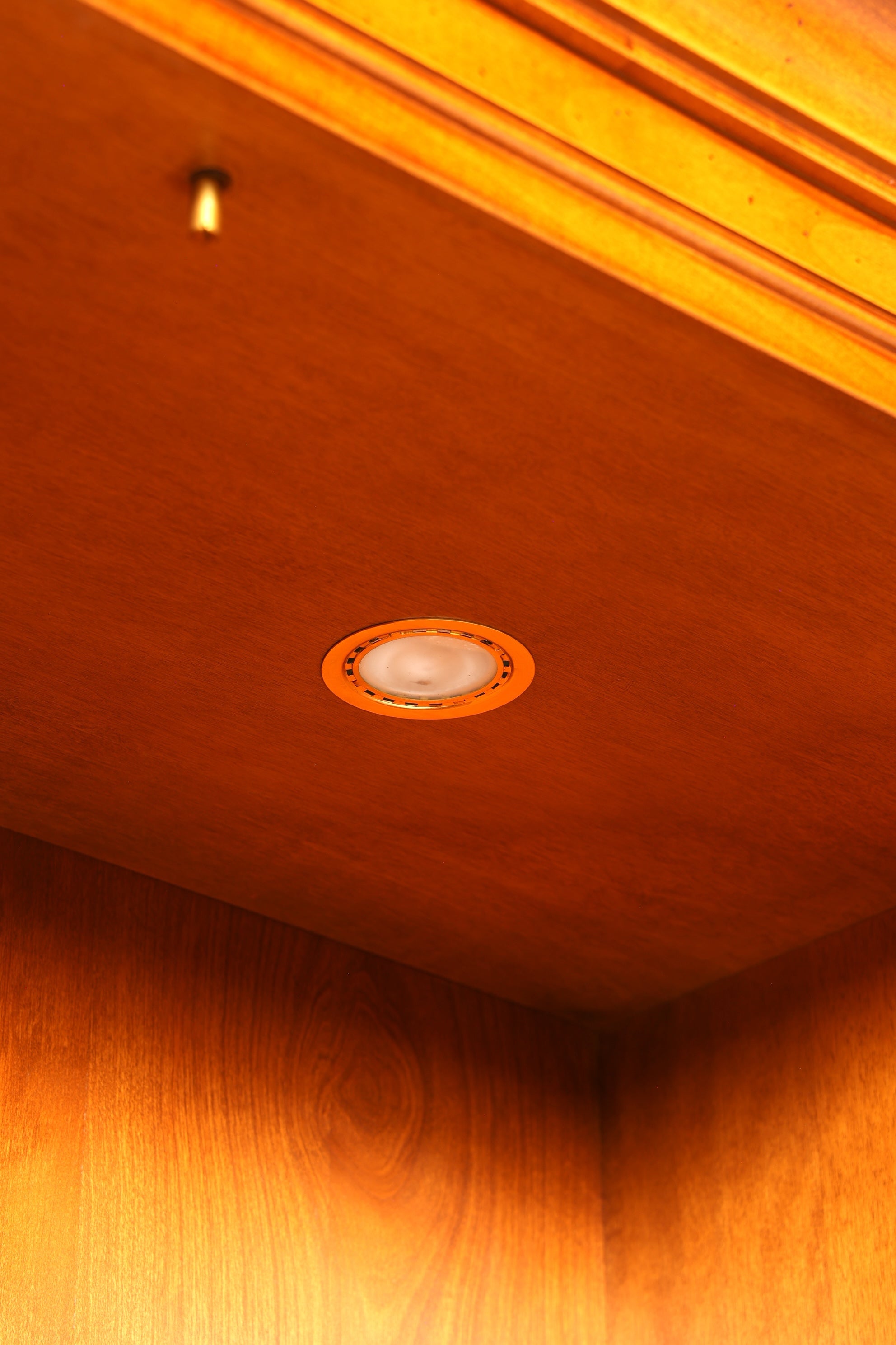 Traumhafte Original Selva Vitrine Antik Stil massiv Holz Buffet Villa Borghese Schrank Regal