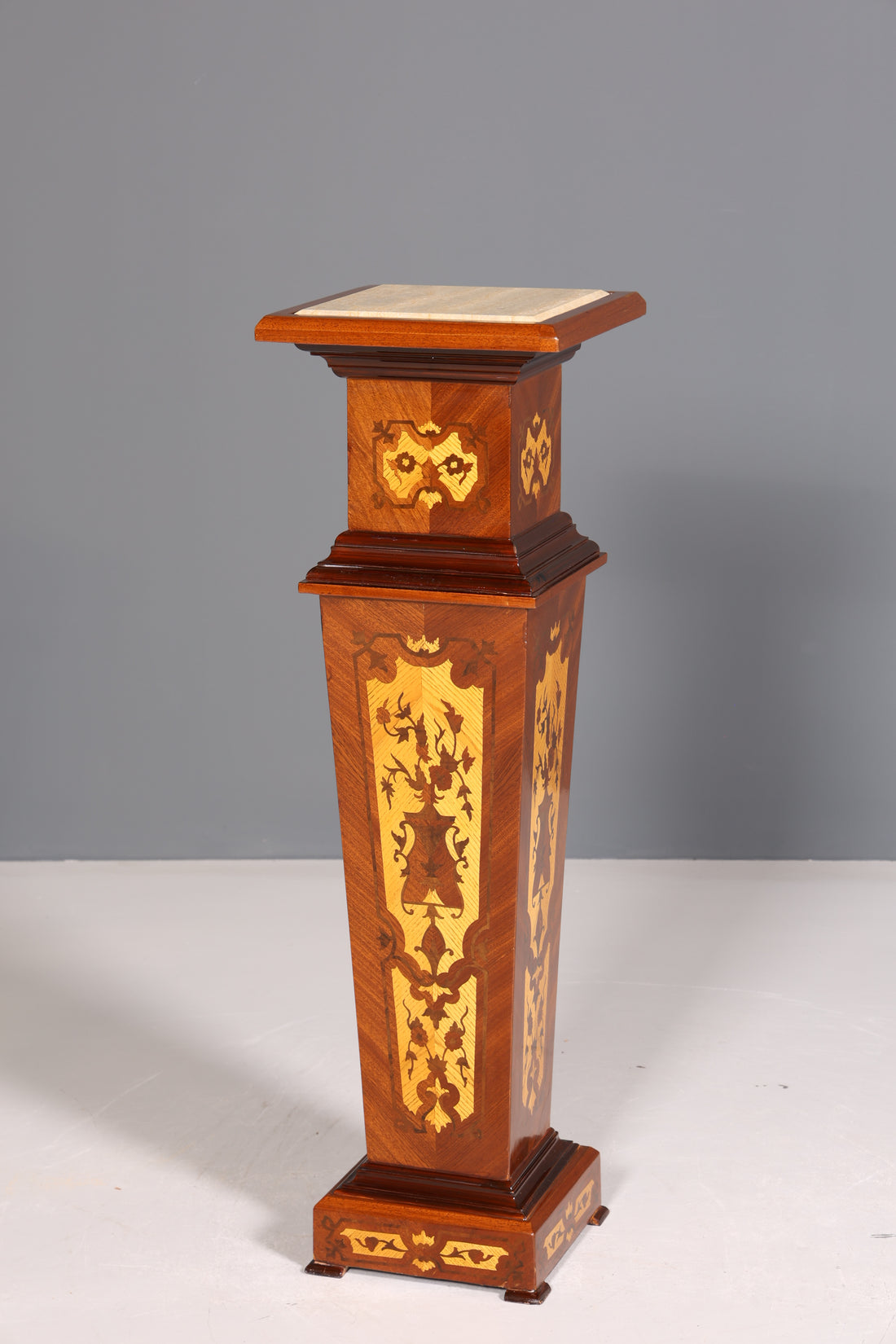 Traumhafte Barock Stil Säule Louis XV Blumensäule Naturstein Marmor Ablage Tisch