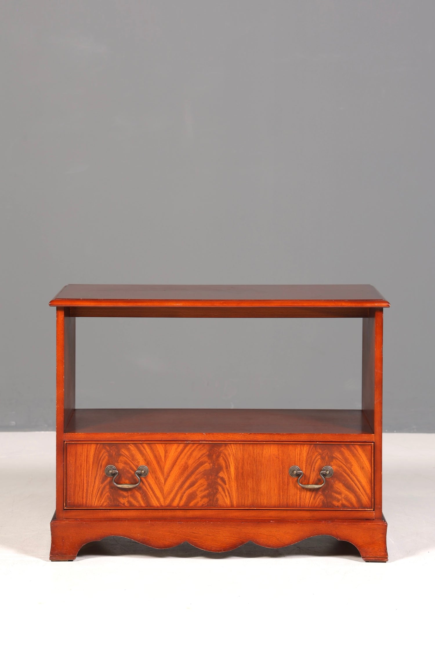 Wunderschöne Englische Kommode Holz TV Schrank Antik Sideboard Hifi Schrank