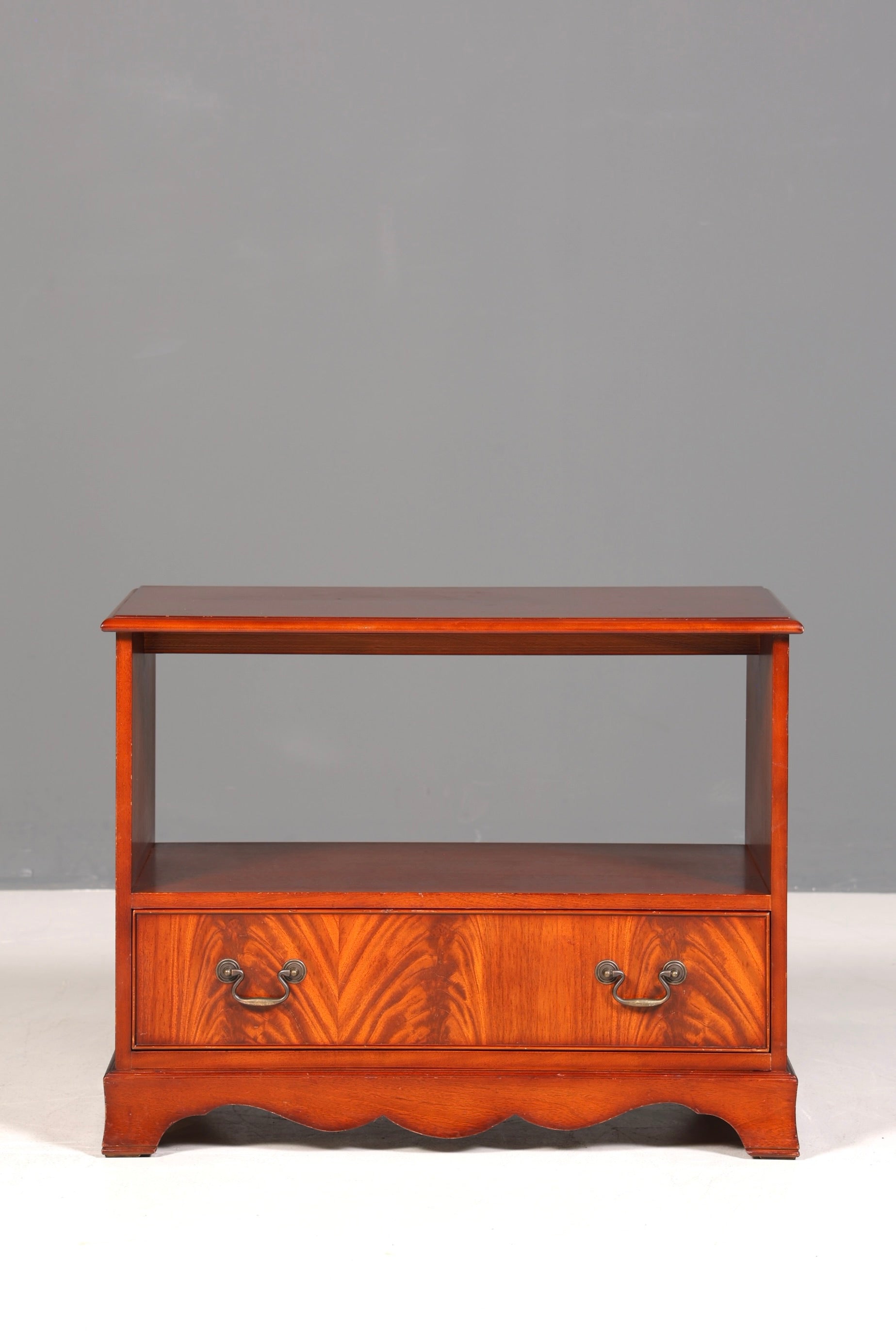 Wunderschöne Englische Kommode Holz TV Schrank Antik Sideboard Hifi Schrank