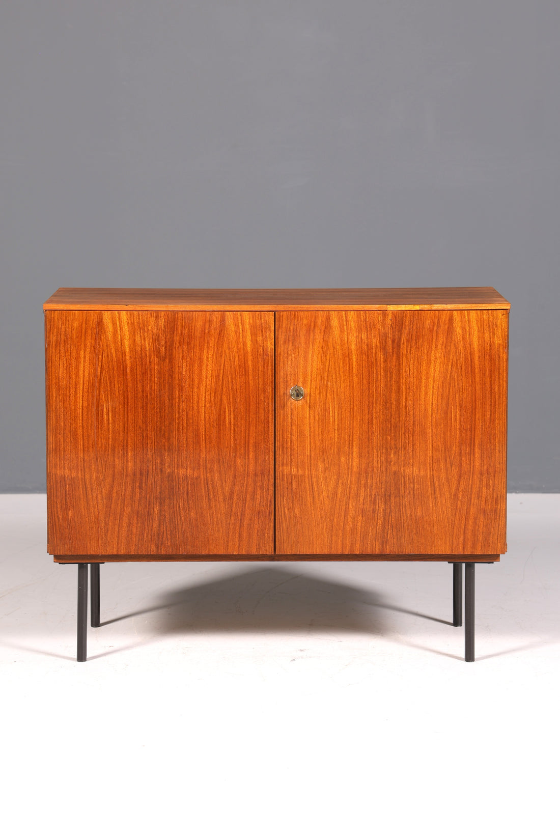 Wunderschöne Mid Century Kommode Danish Design Schrank Flurkommode TV Kommode