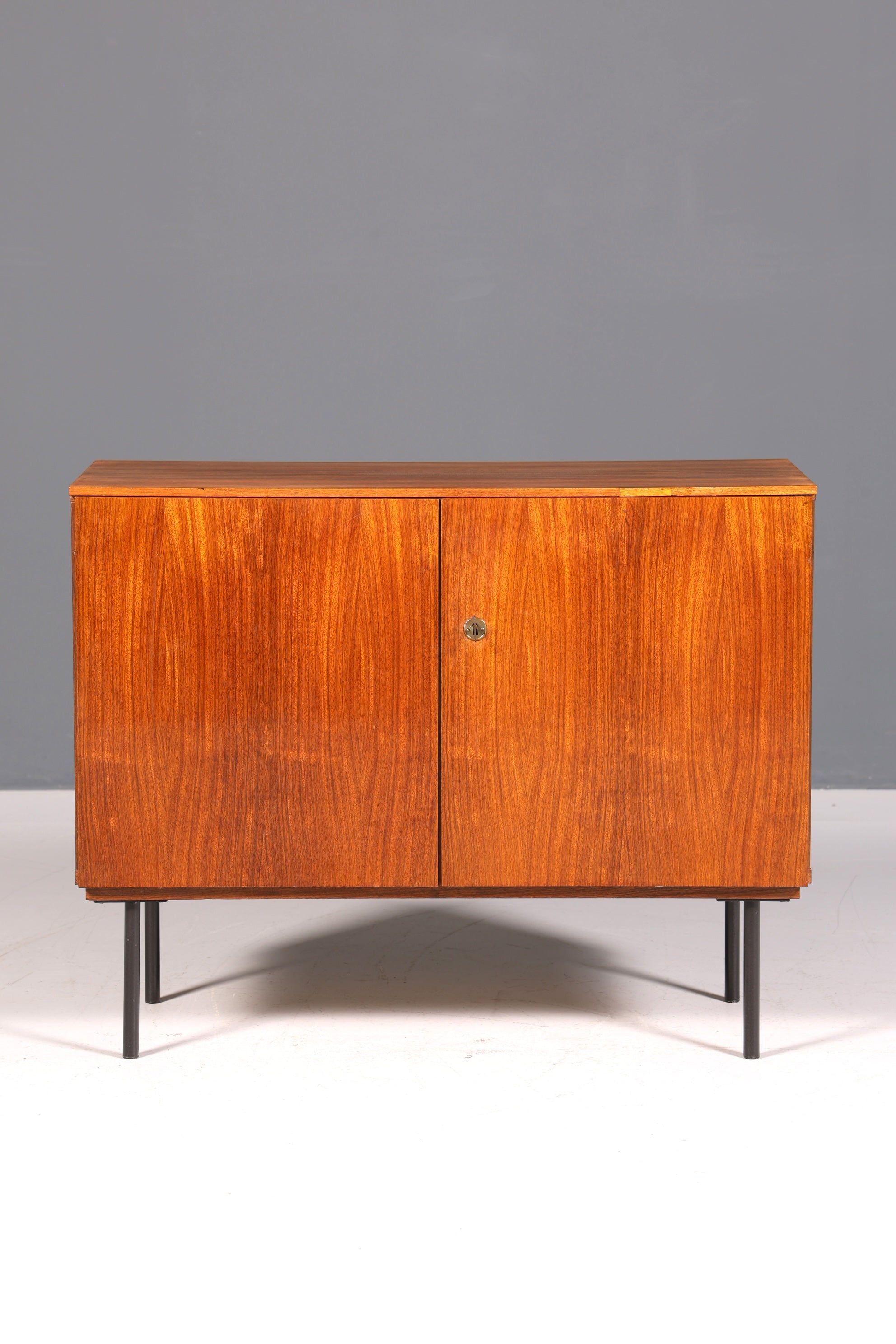 Wunderschöne Mid Century Kommode Danish Design Schrank Flurkommode TV Kommode