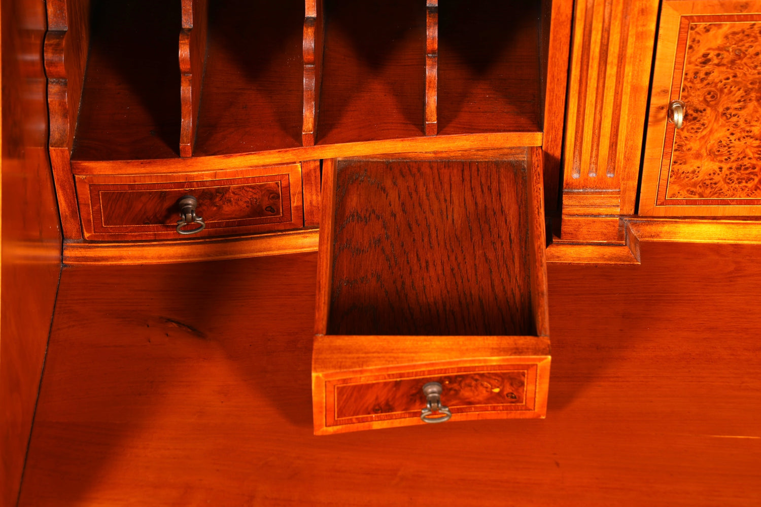 Stilvoller Englischer Sekretär Original Wade Büro Aufsatzsekretär Antik 60s Vitrinen Schrank UK