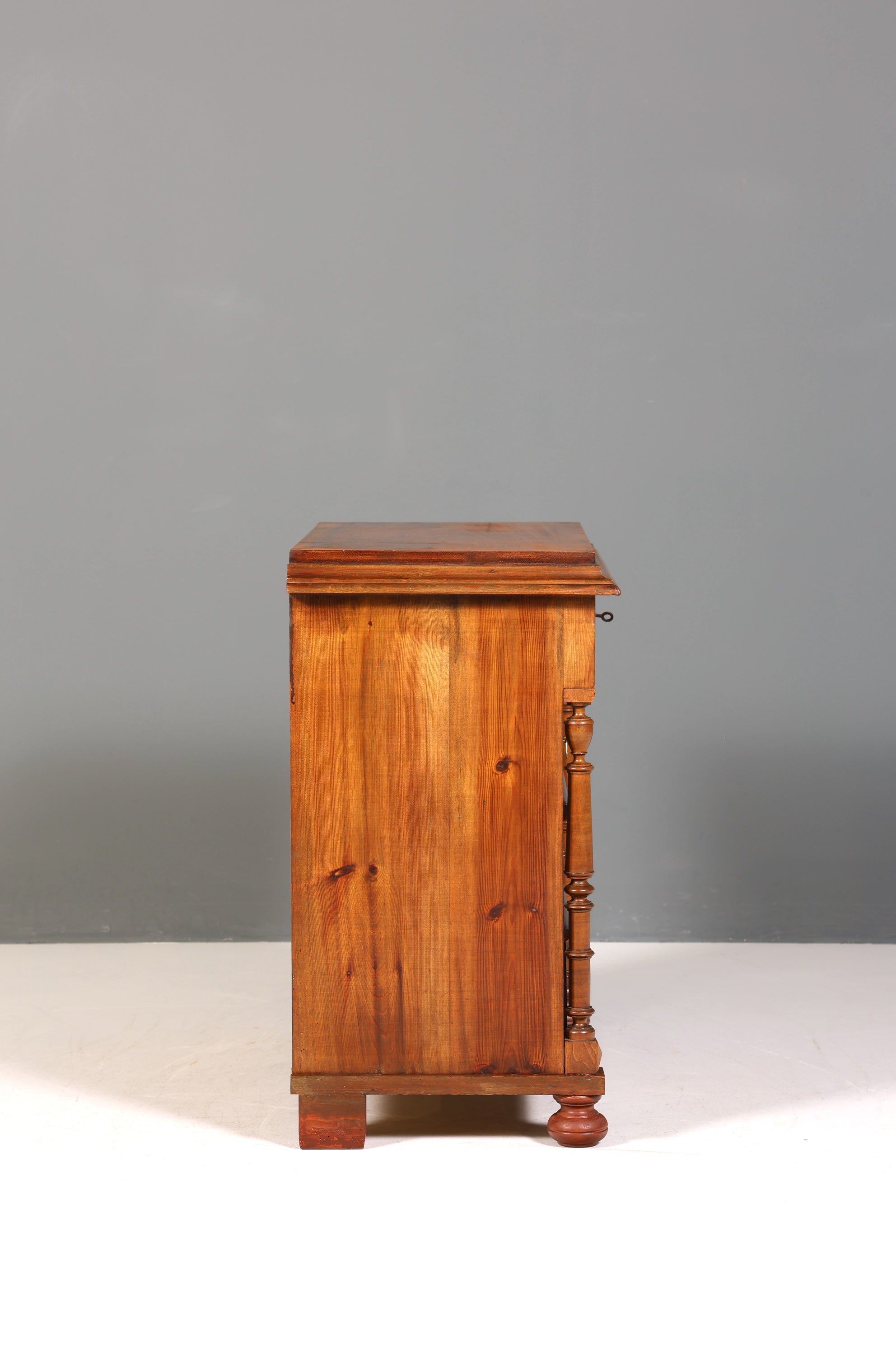 Traumhafte Gründerzeit Kommode Louis Philippe Nussbaum Schubladen Kommode Sideboard um 1880