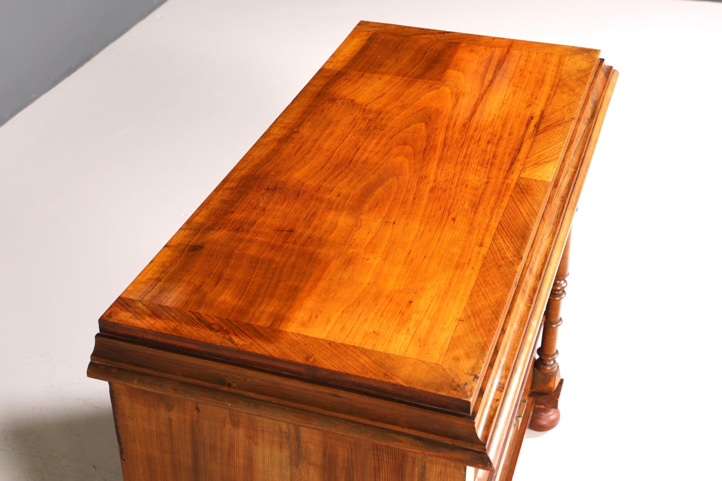 Traumhafte Gründerzeit Kommode Louis Philippe Nussbaum Schubladen Kommode Sideboard um 1880