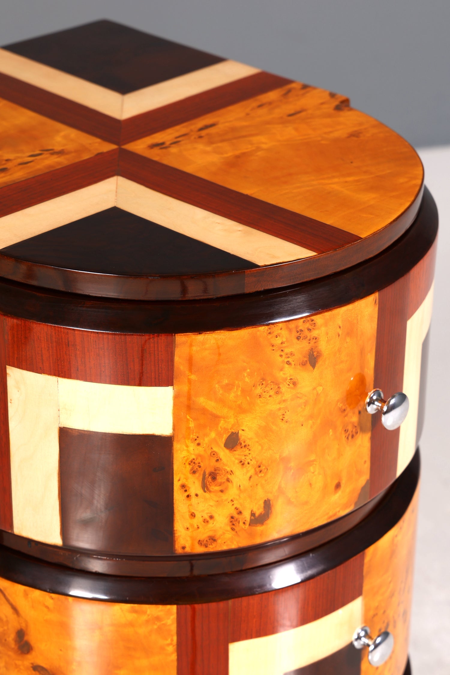 Beautiful Art Deco style chest of drawers side table modern cult chest of drawers