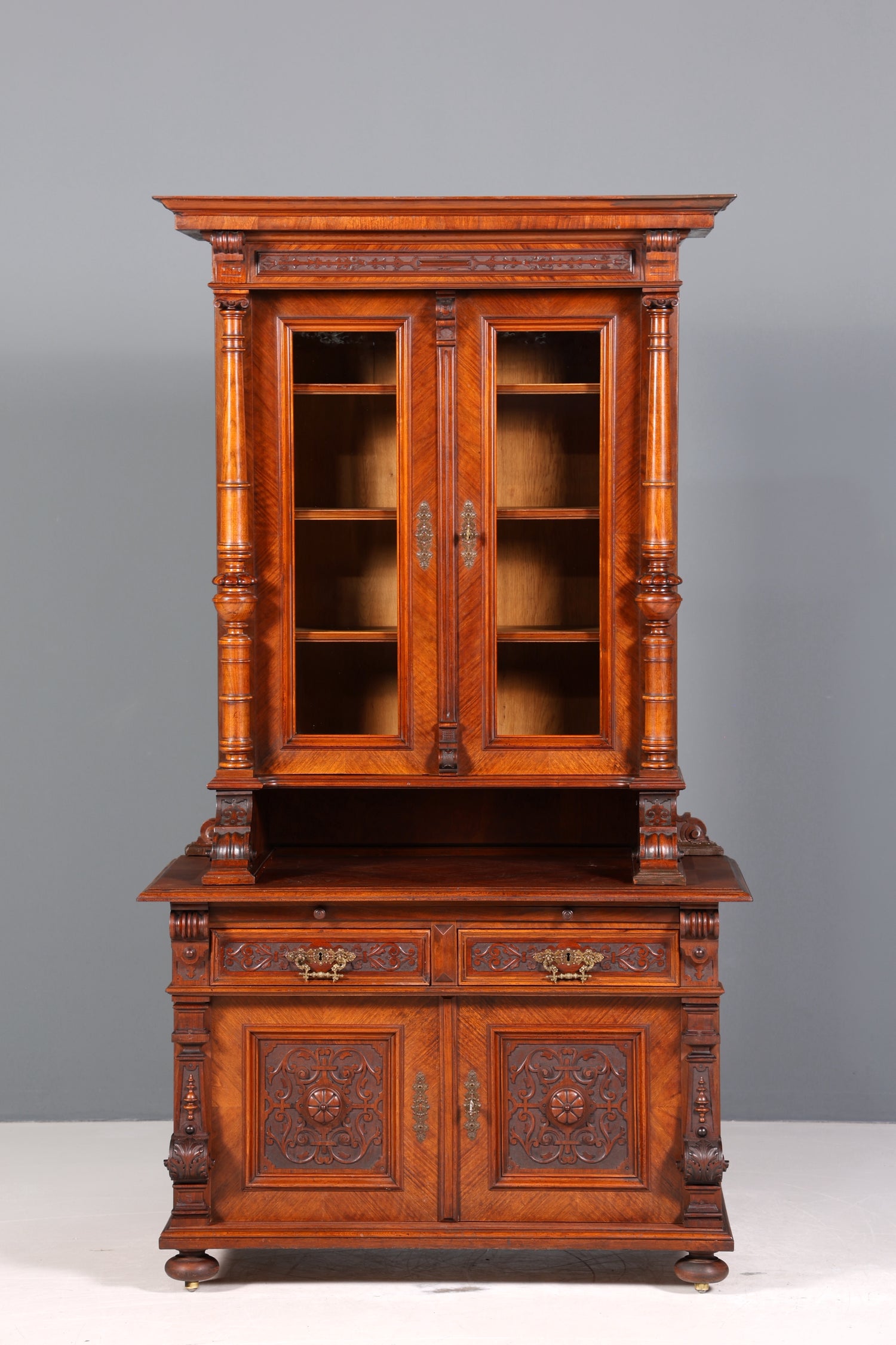 Edler Gründerzeit Vitrine Schrank Antik Nussbaum Regal Jugendstil Vitrinenschrank Geschirrschrank um 1880