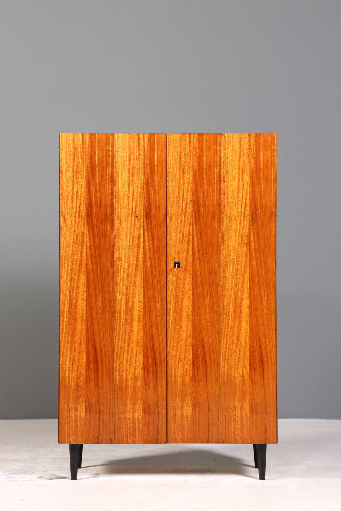 Wunderschöner Mid Century Schrank 60er Jahre Wäscheschrank Aktenschrank Kommode